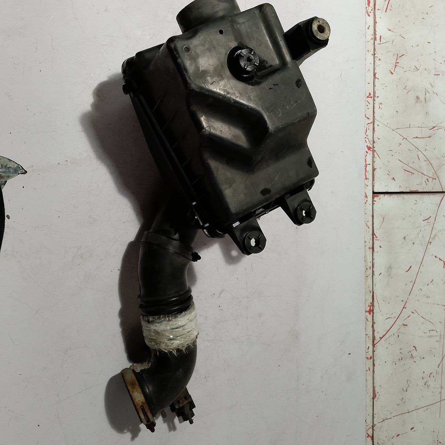 Air Box w Air box Hose | Ford Lynx