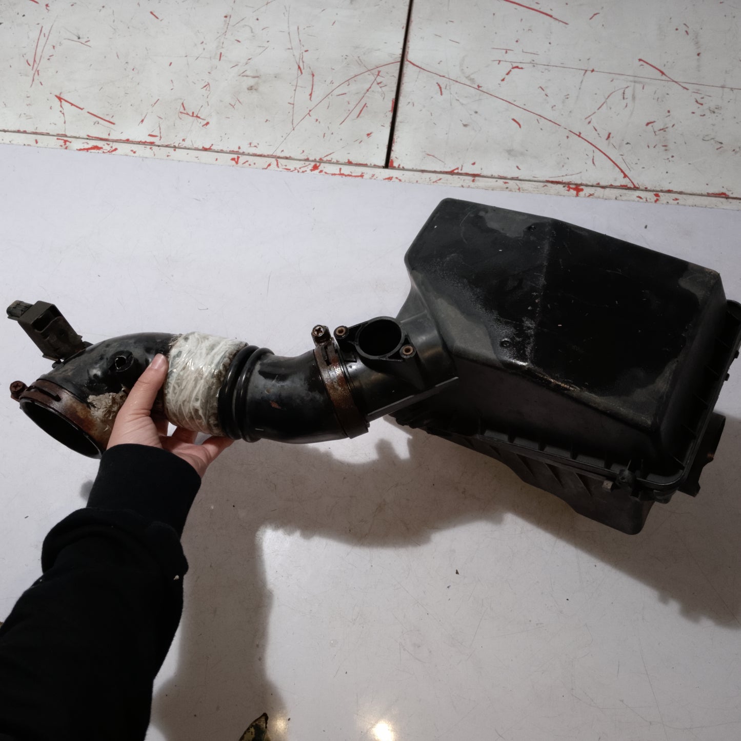 Air Box w Air box Hose | Ford Lynx