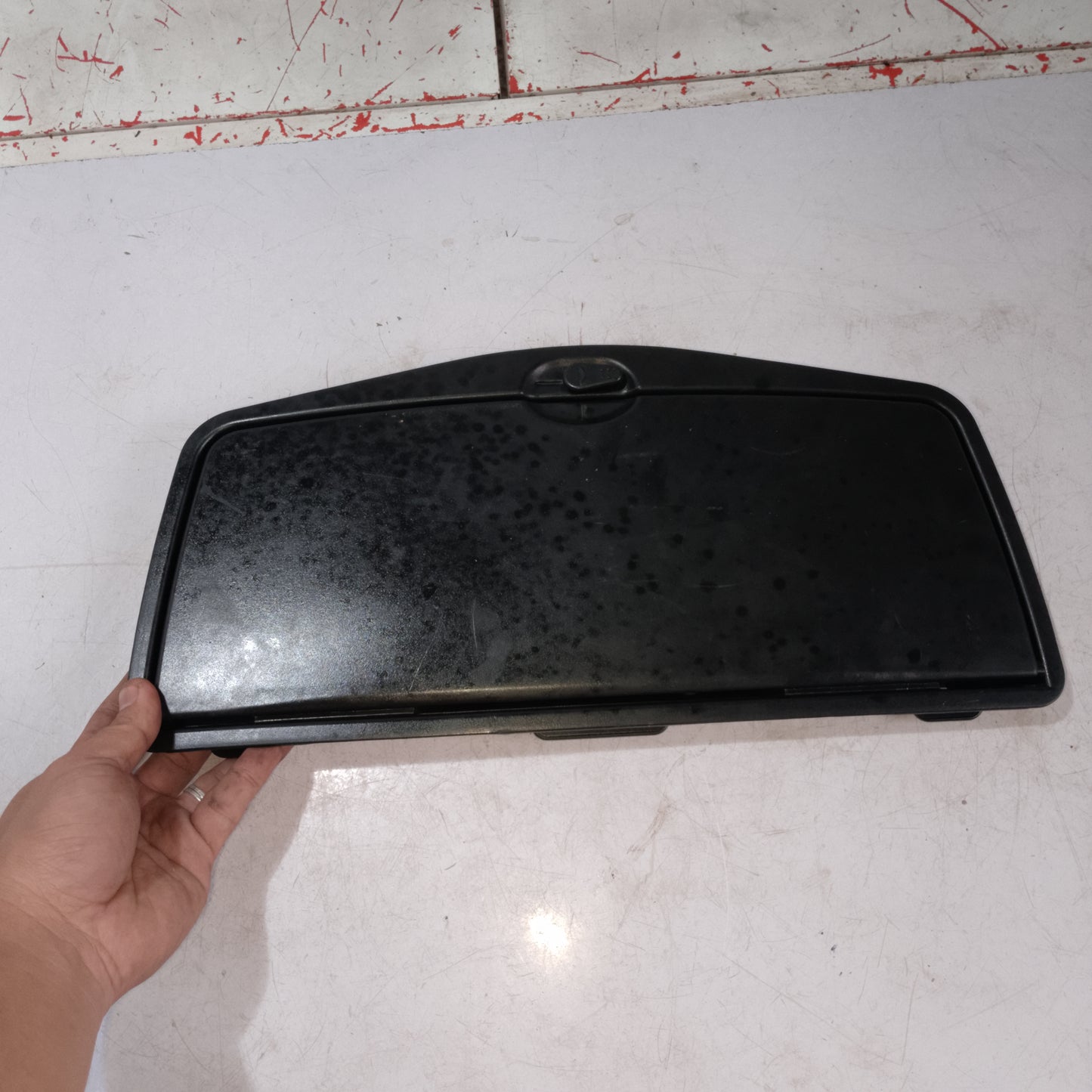 Food Tray  With Issue | Mazda Tribute