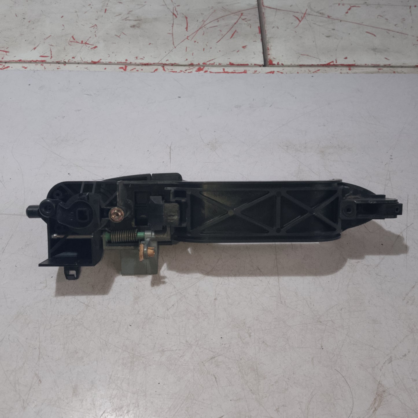 Outer Door Handle | Front Passenger Side | Escape 2.3