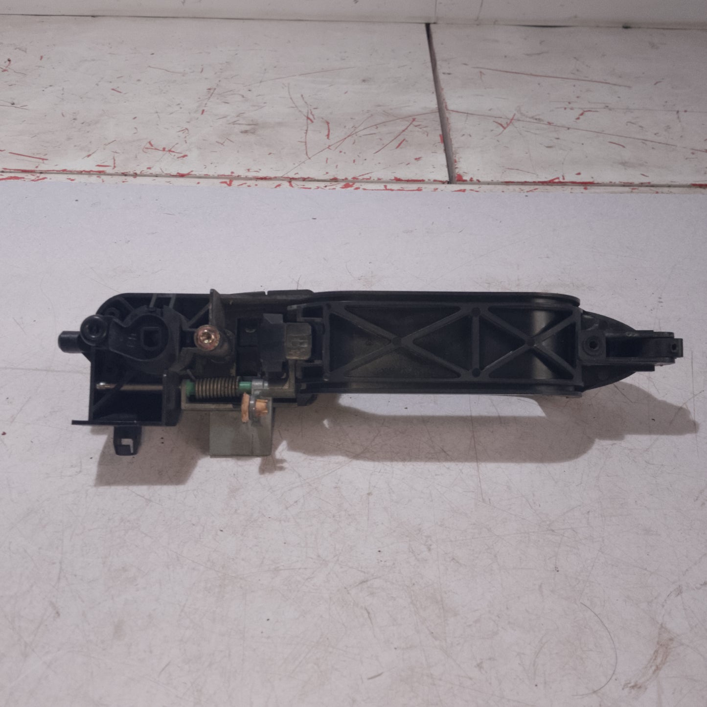 Outer Door Handle | Front Passenger Side | Escape 2.3