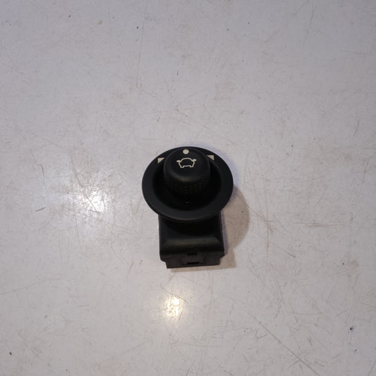 Side Mirror Switch | Ecosport