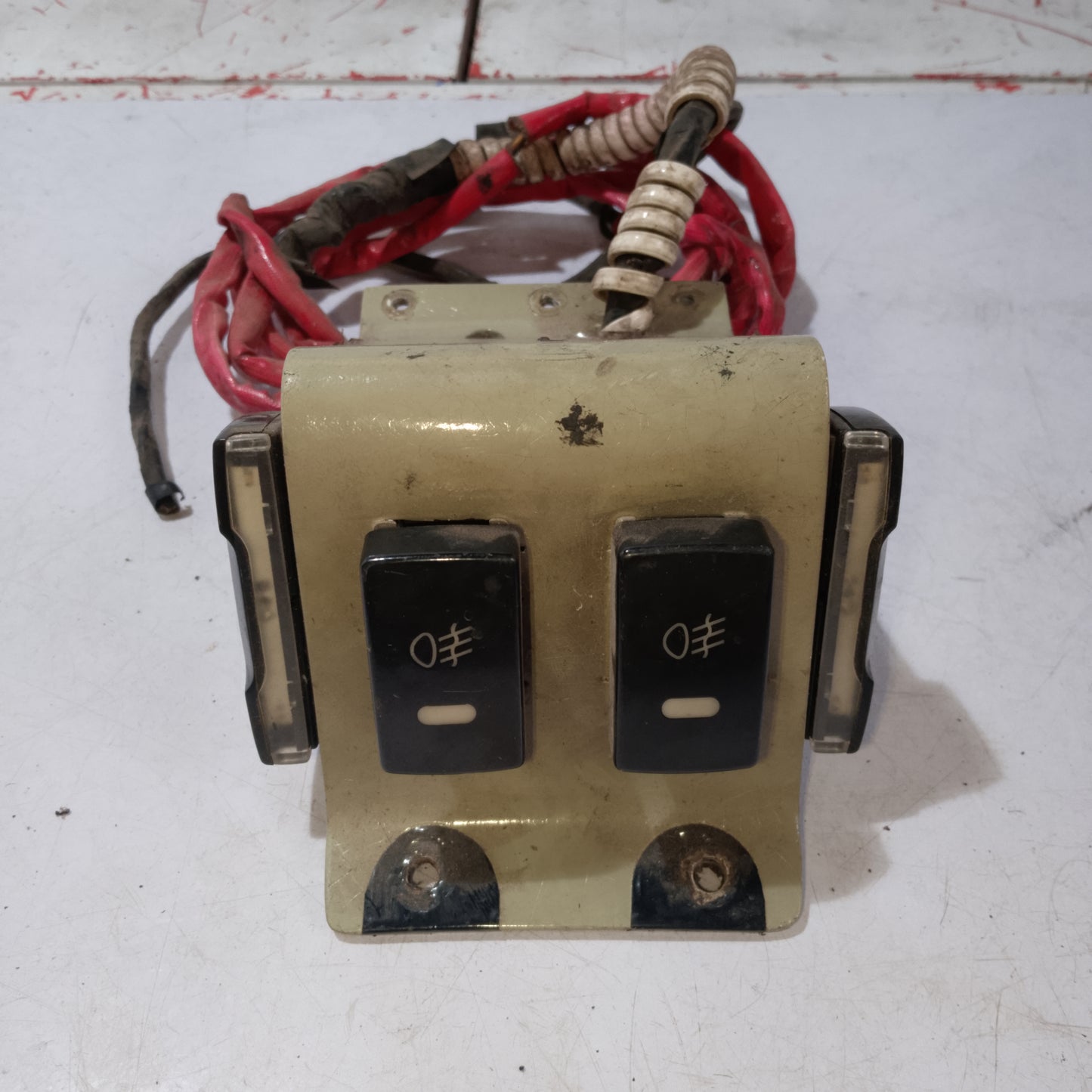 Hi|Lo Switch | Sportrac