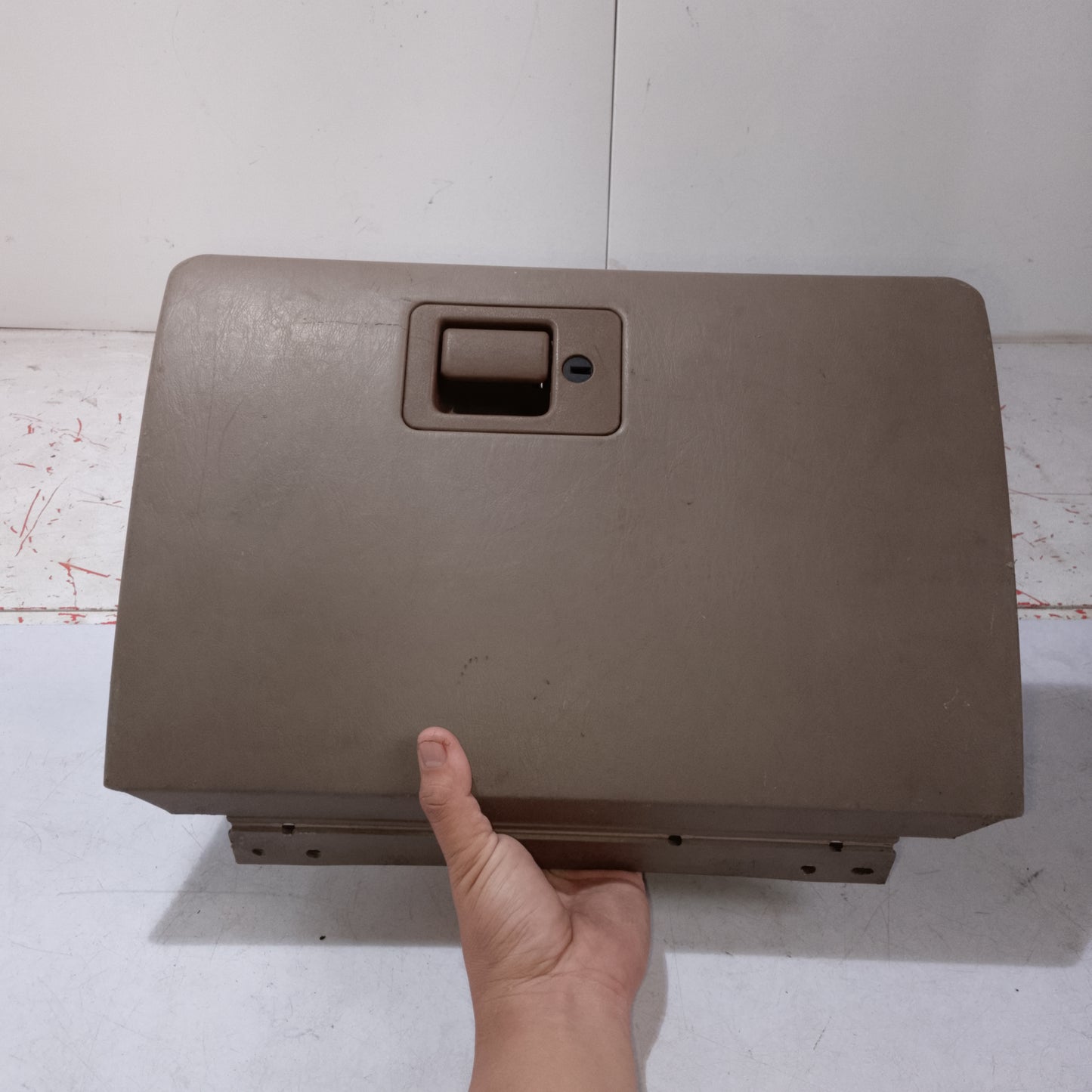 Glove Box | Escape 2.0