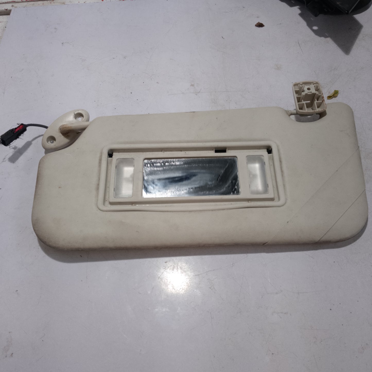 Sun Visor | Driver Side | Ford Focus 2.0 Red