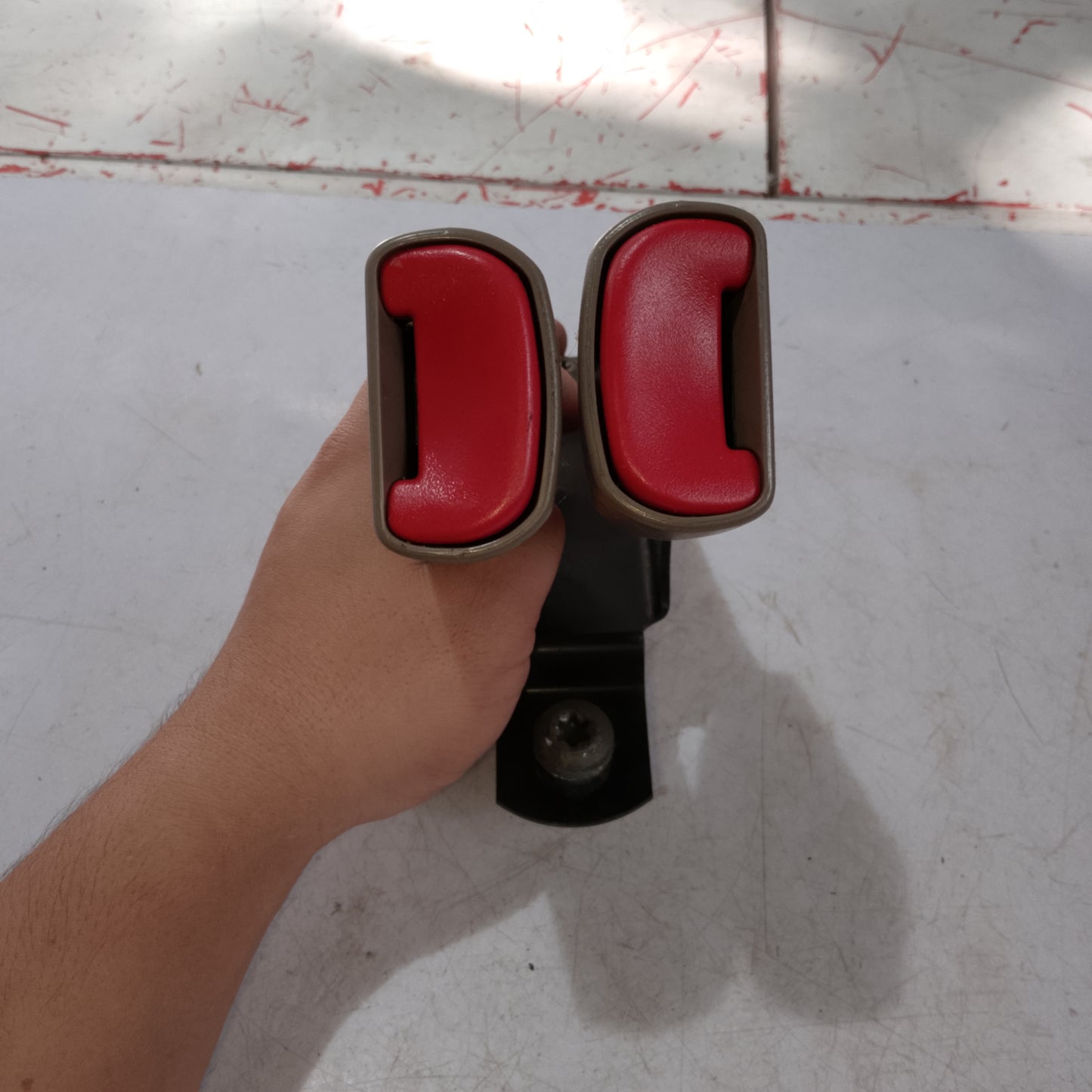 Seat Belt Catcher | Explorer