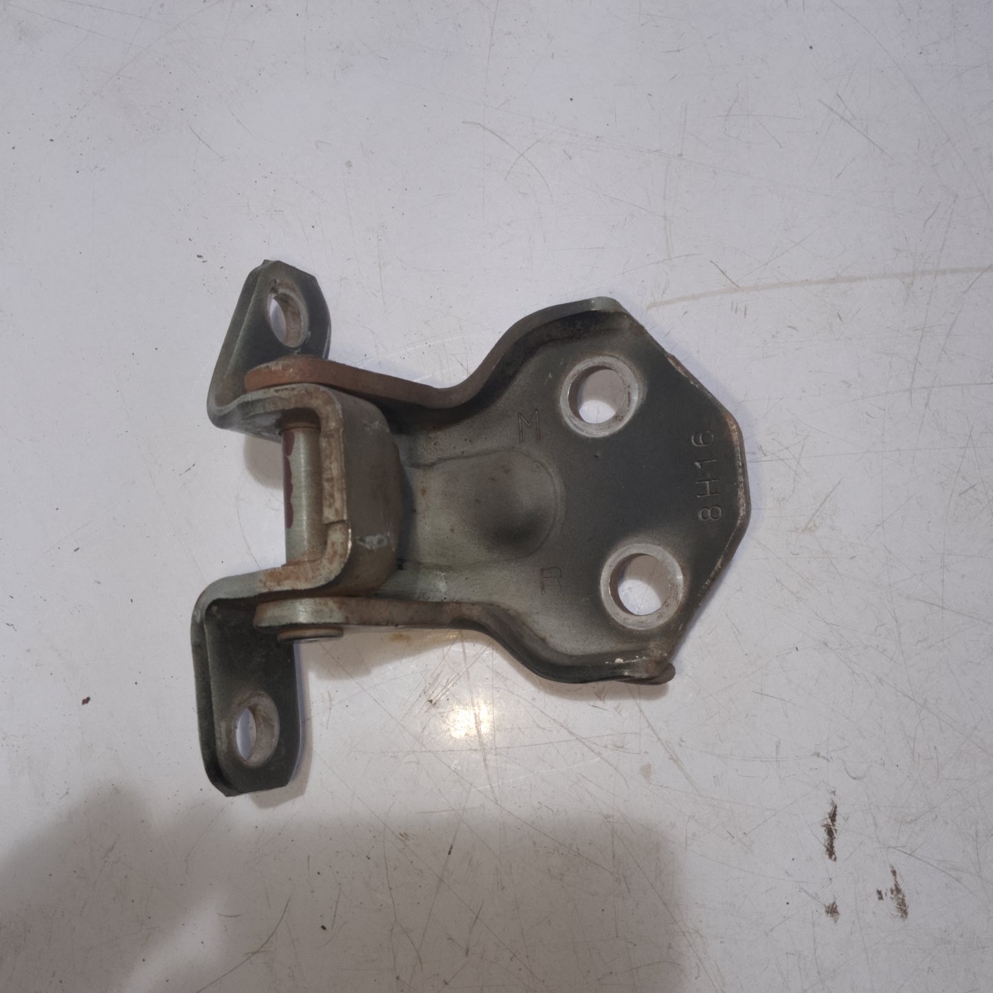 Door Hinge | Front Passenger Side | Everest Gen 2
