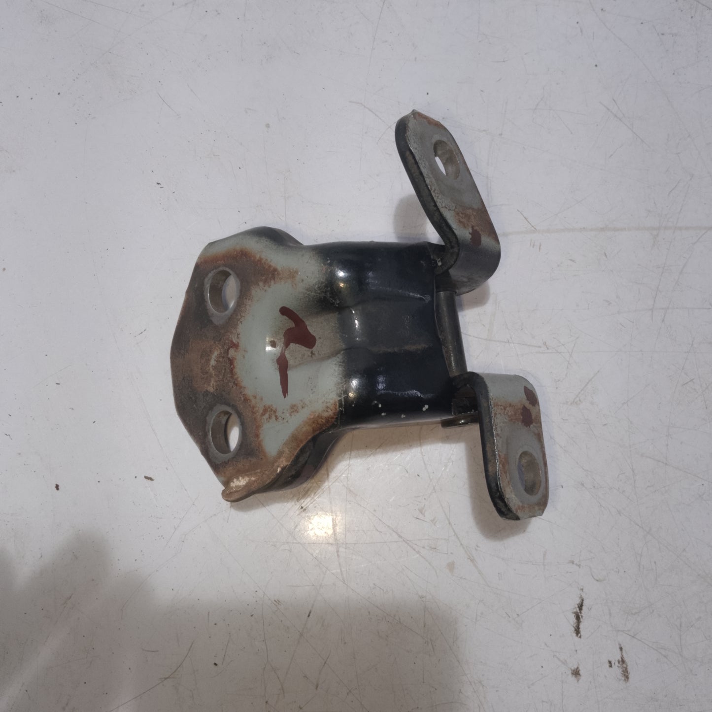 Door Hinge | Front Passenger Side | Everest Gen 2
