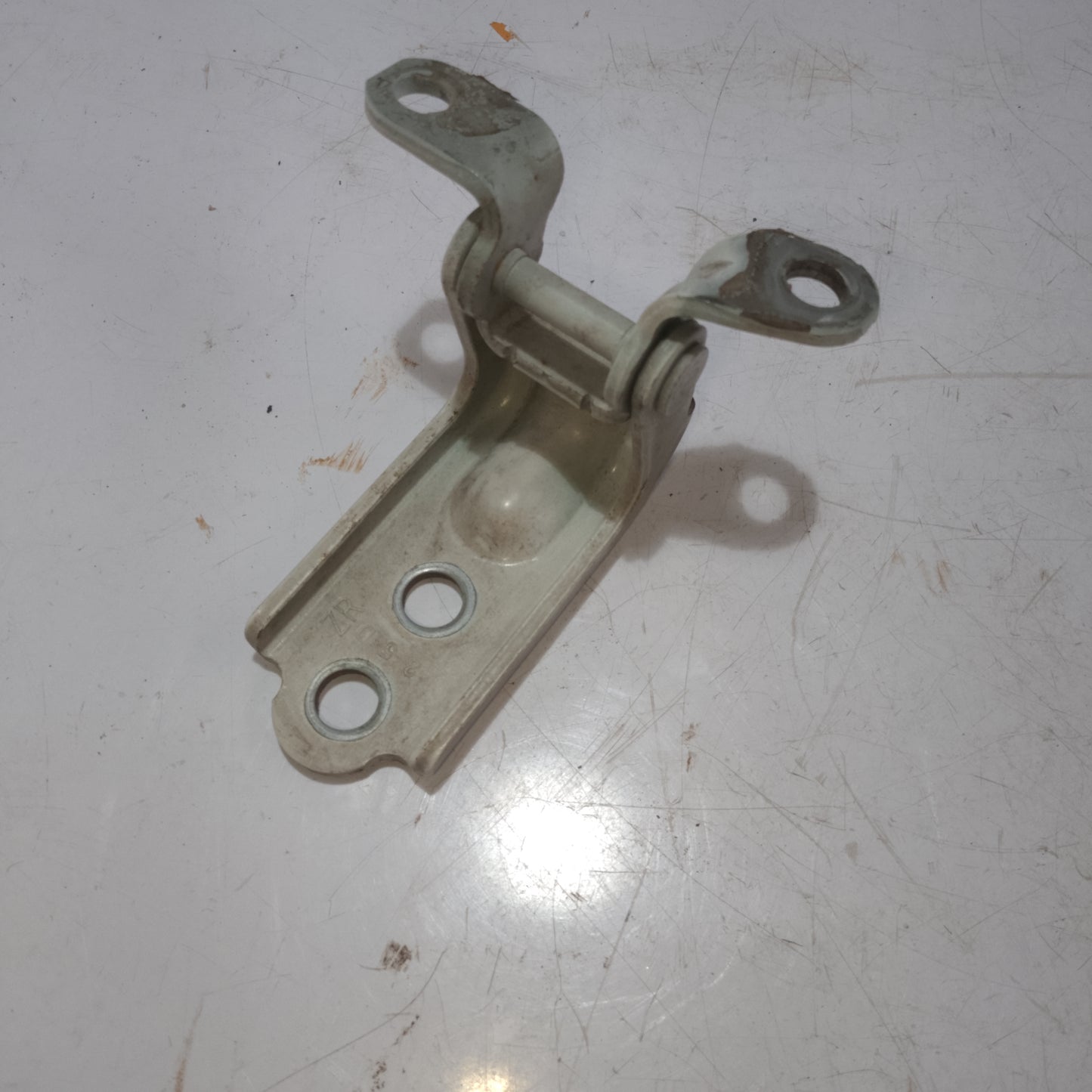 Bisagra | Rear Driver Side | Subaru