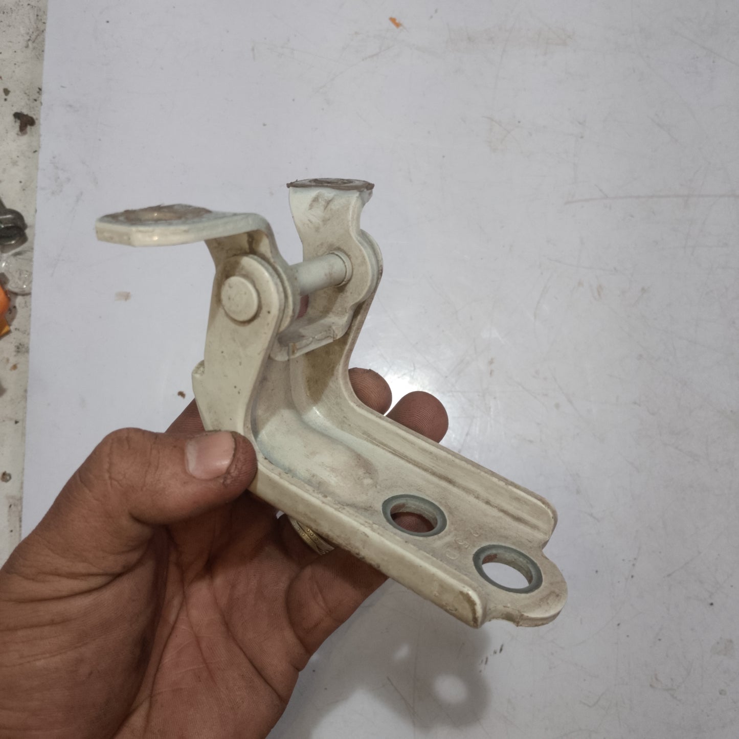 Bisagra | Rear Driver Side | Subaru