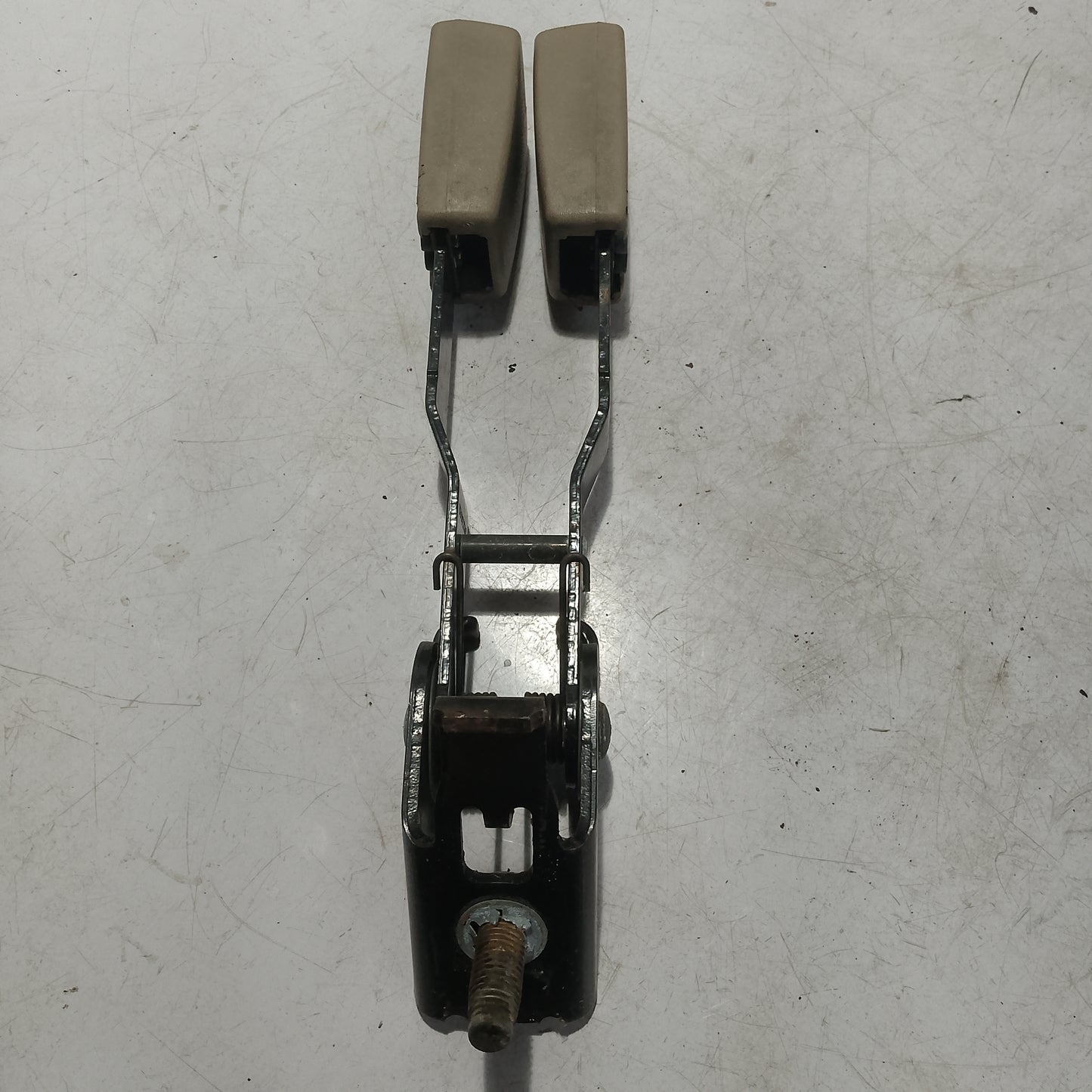 Seatbelt Attachment L&R | Ford Expedition