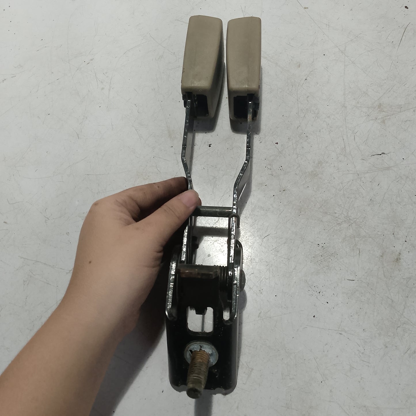 Seatbelt Attachment L&R | Ford Expedition
