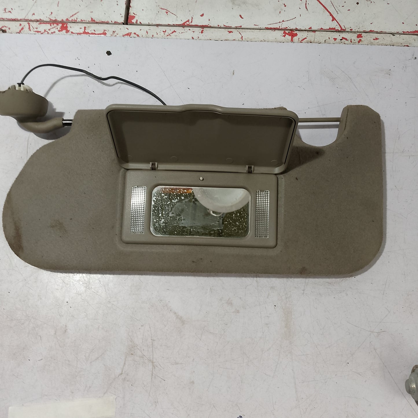 Sun visor driver side | trailblazer