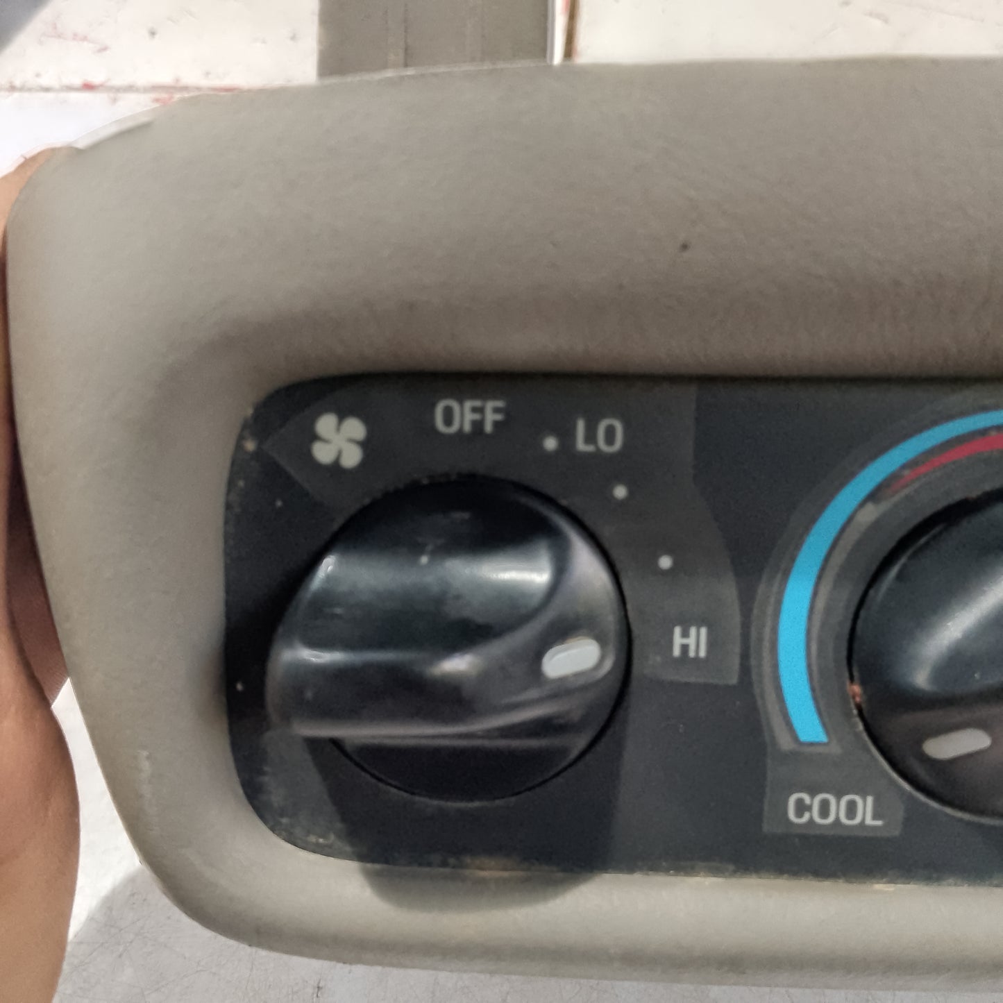 Ceiling climate control | Ford expedition