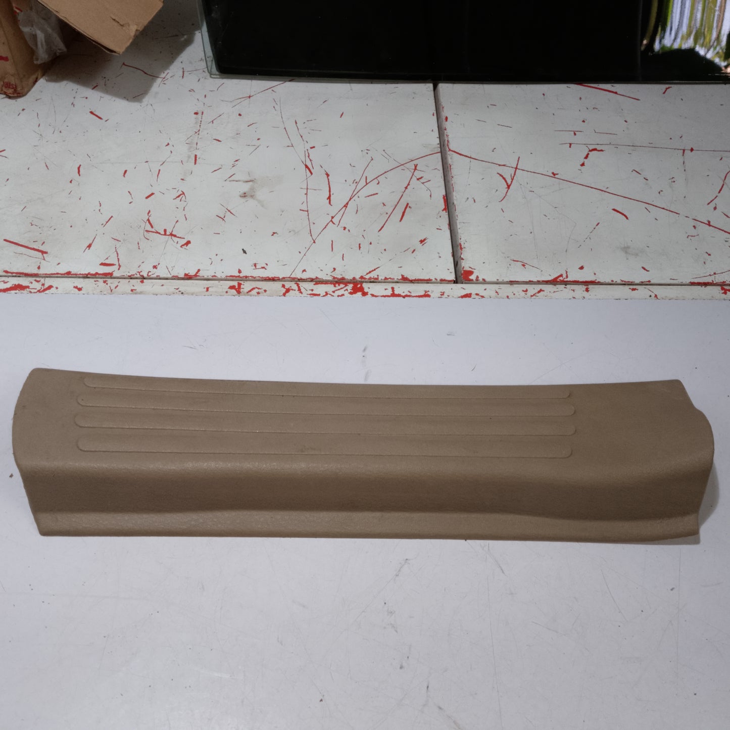 Door Opening Floor Carpet P/S Retainer | Explorer 2009