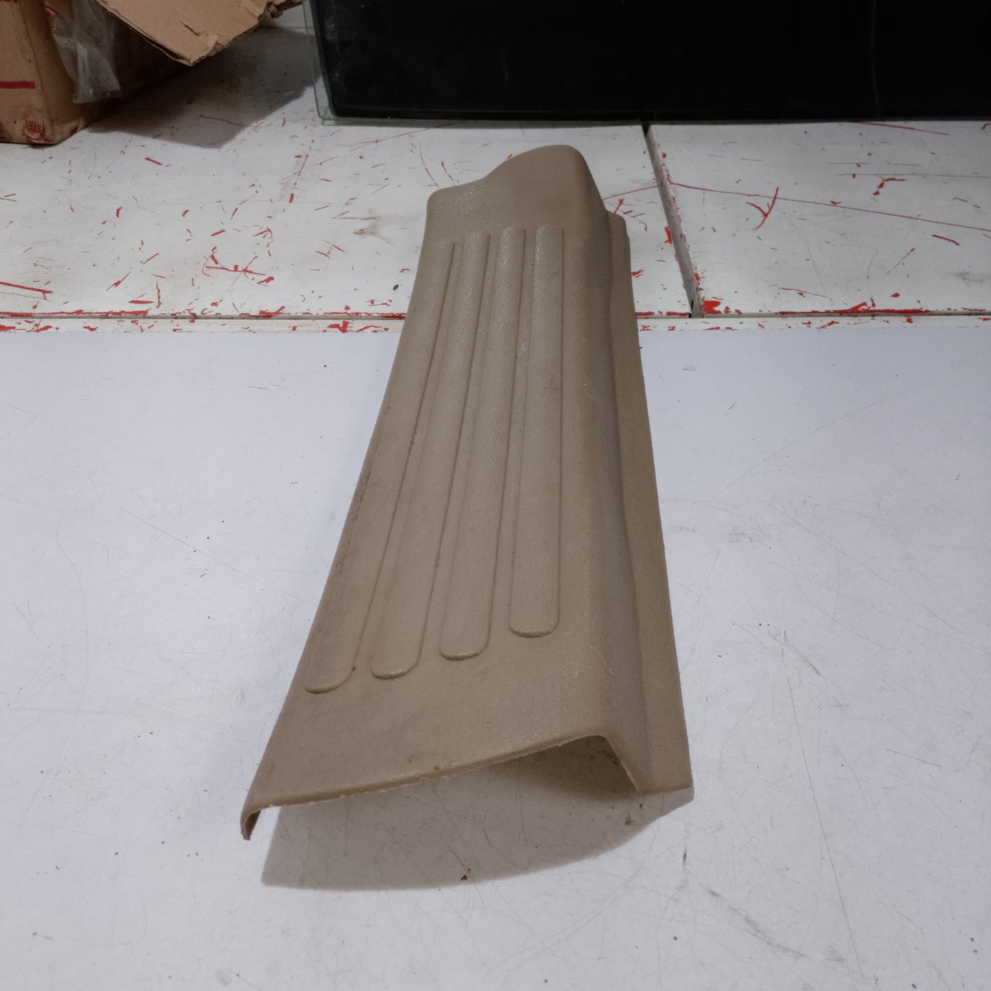 Door Opening Floor Carpet P/S Retainer | Explorer 2009