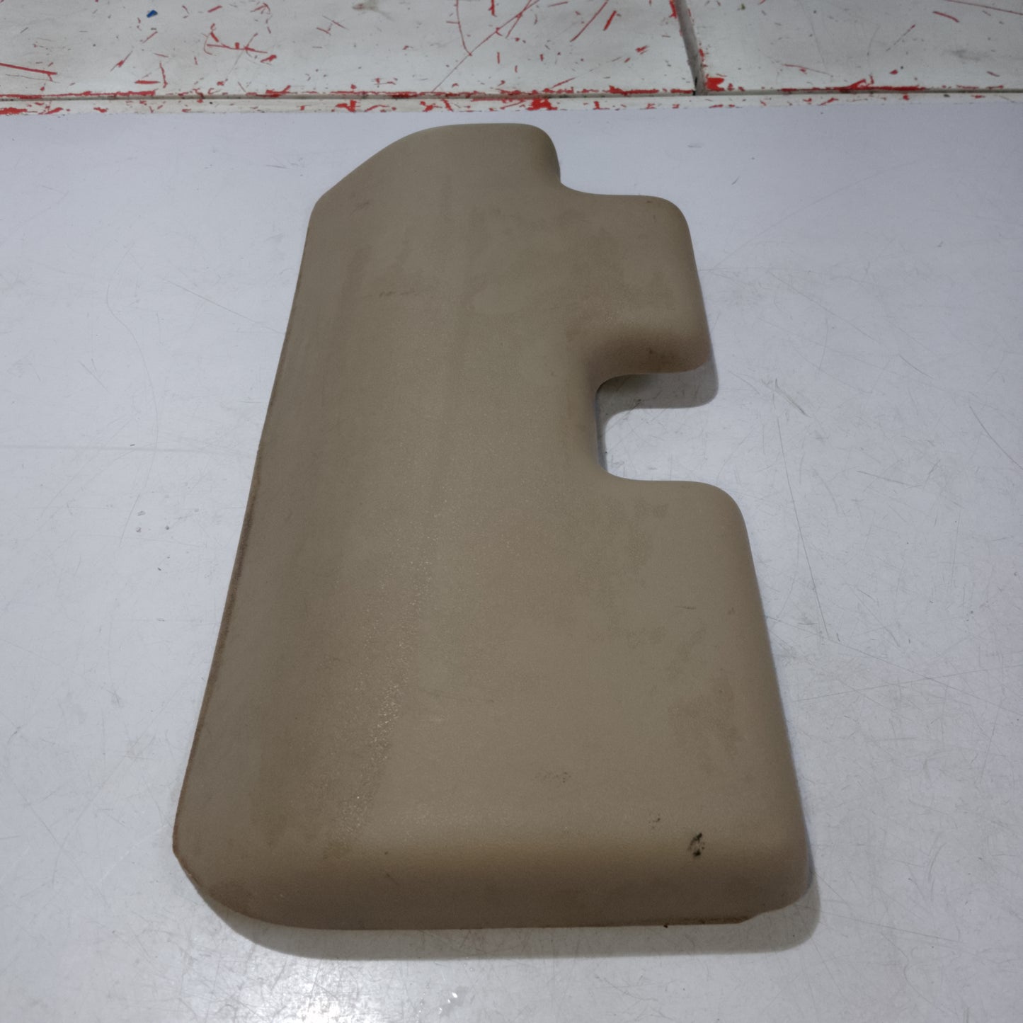Seat Mounting Bolt Cover 2nd Row | Explorer 2009