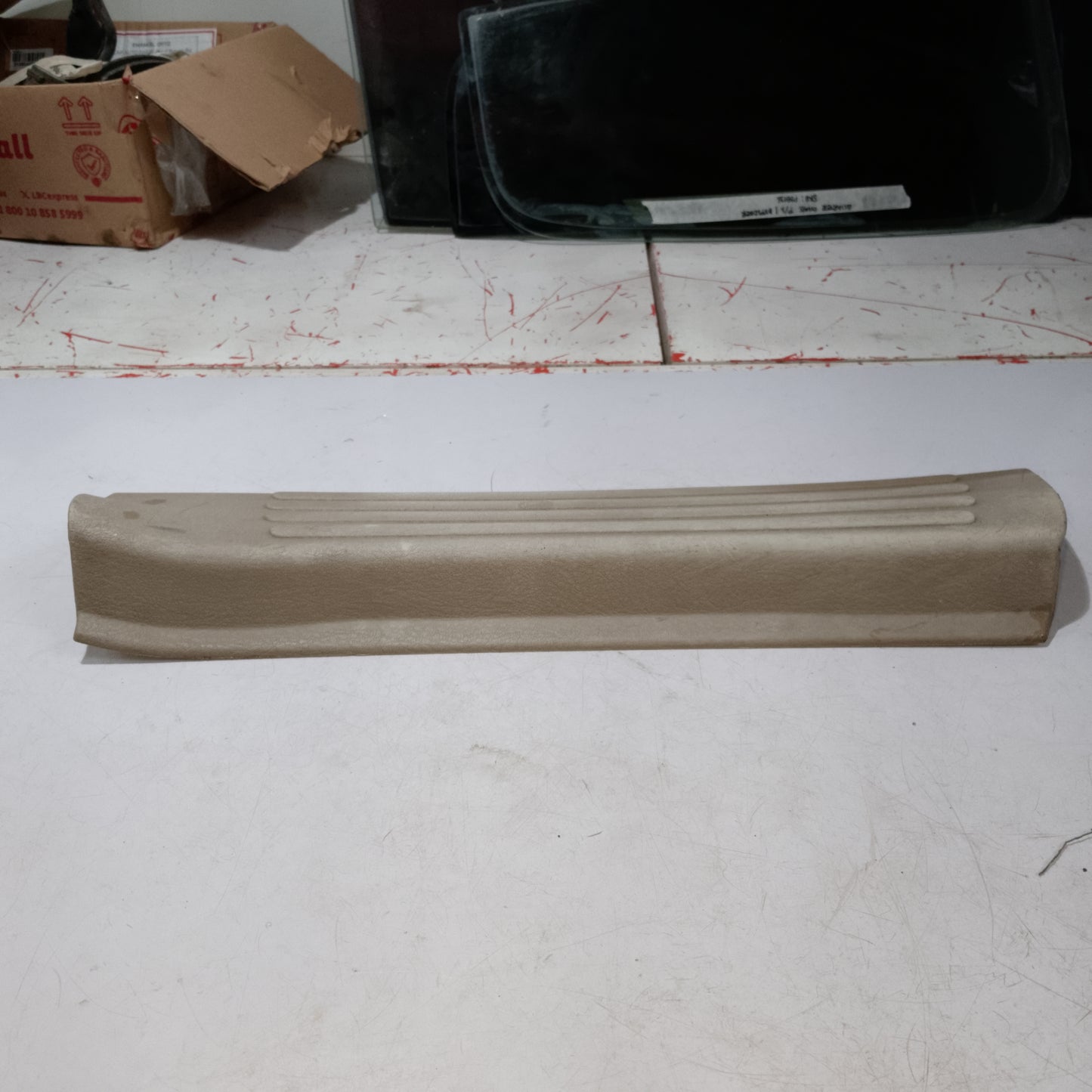 Door Opening Floor Carpet Retainer D/S | Explorer 2009