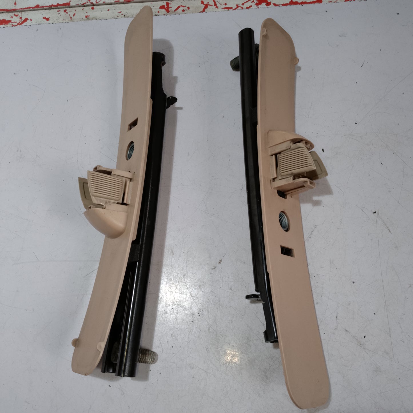 Seatbelt Adjusters | Expedition
