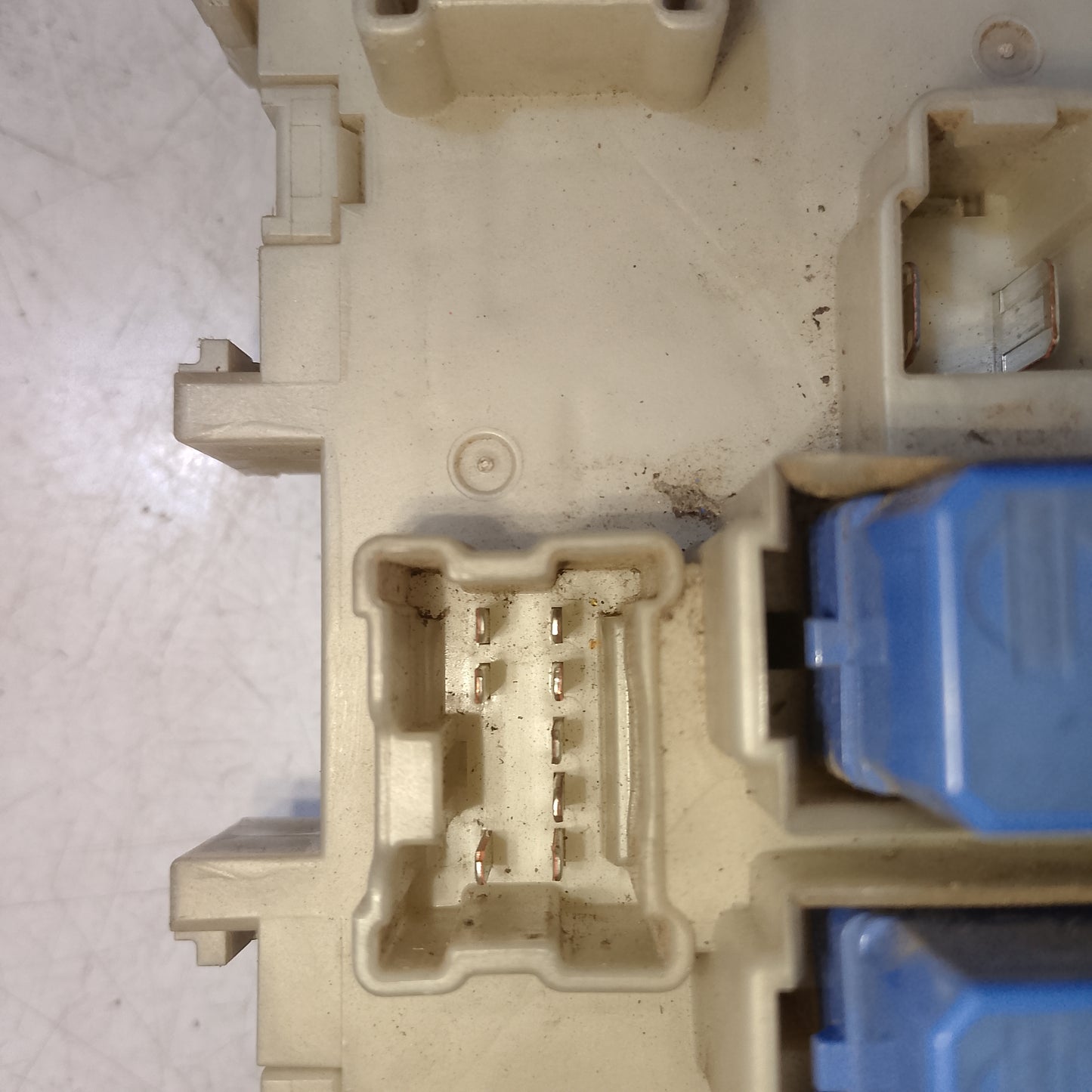 Interior fuse relay Navarra