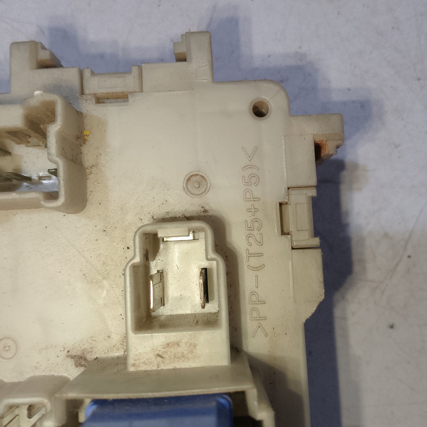 Interior fuse relay Navarra