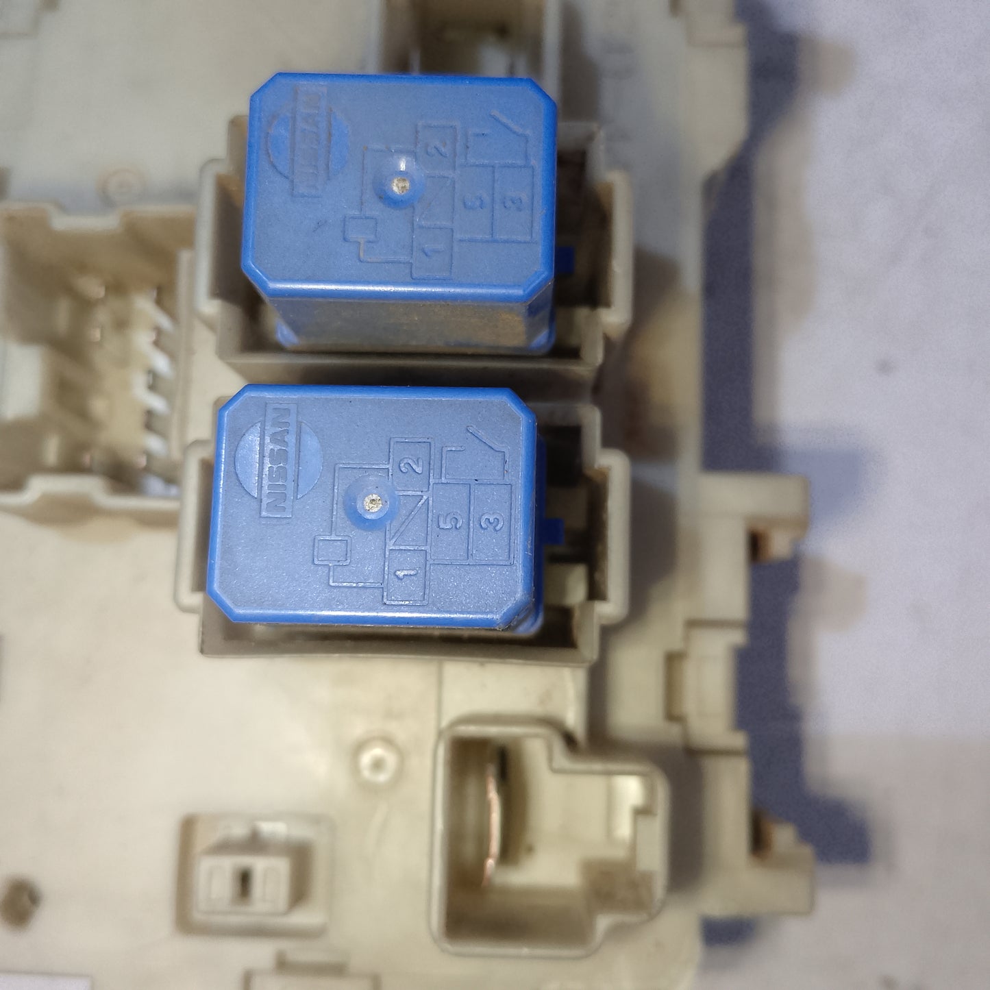 Interior fuse relay Navarra