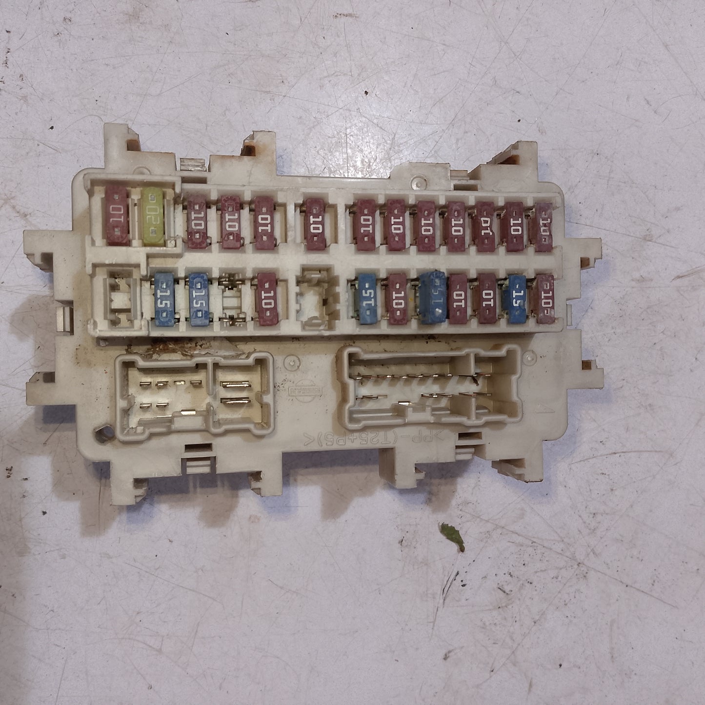 Interior fuse relay Navarra
