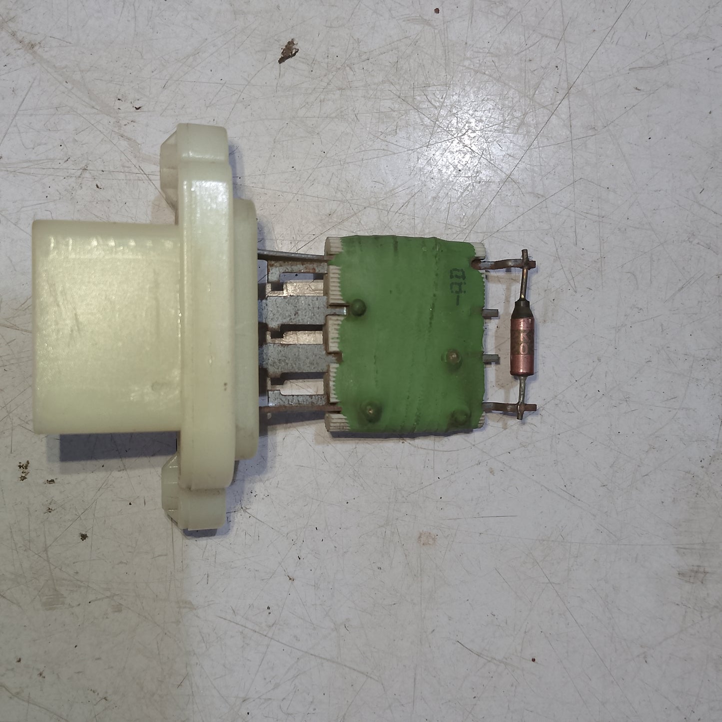 Resistor block Ford Fiesta 1.5