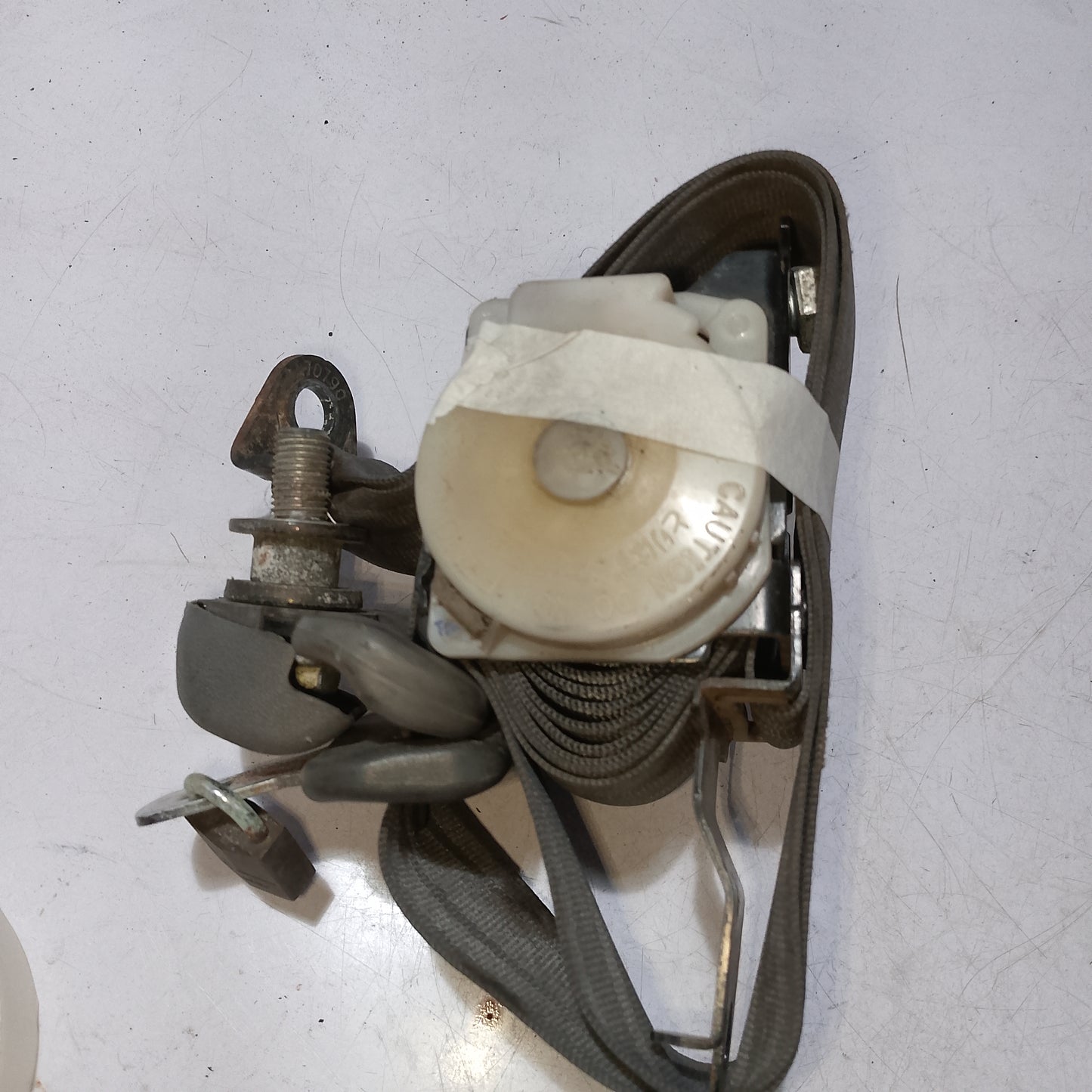 Seat belt 3rd row seat p/s ford everest