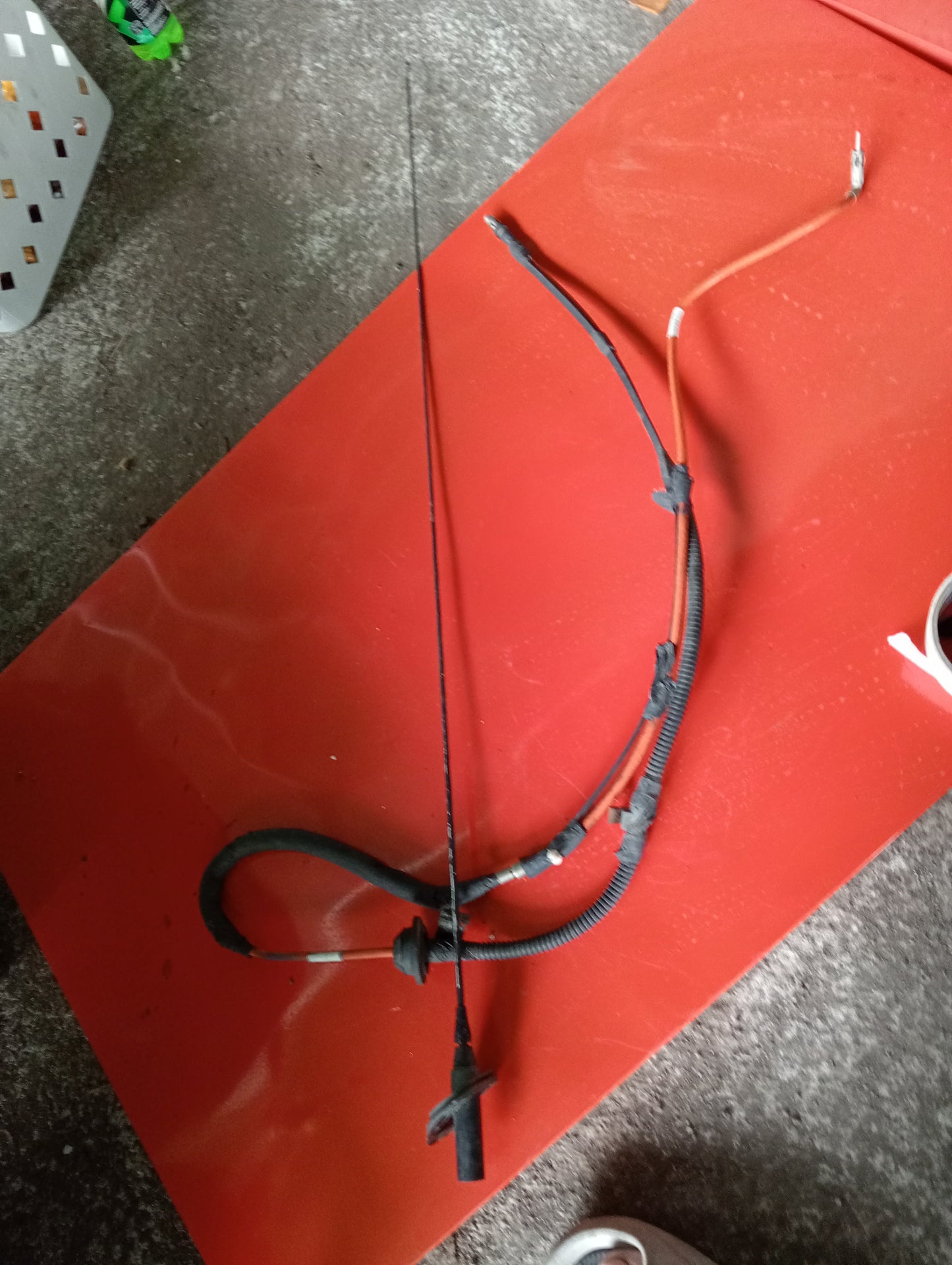 Ford Explorer | Antenna w/ Wire