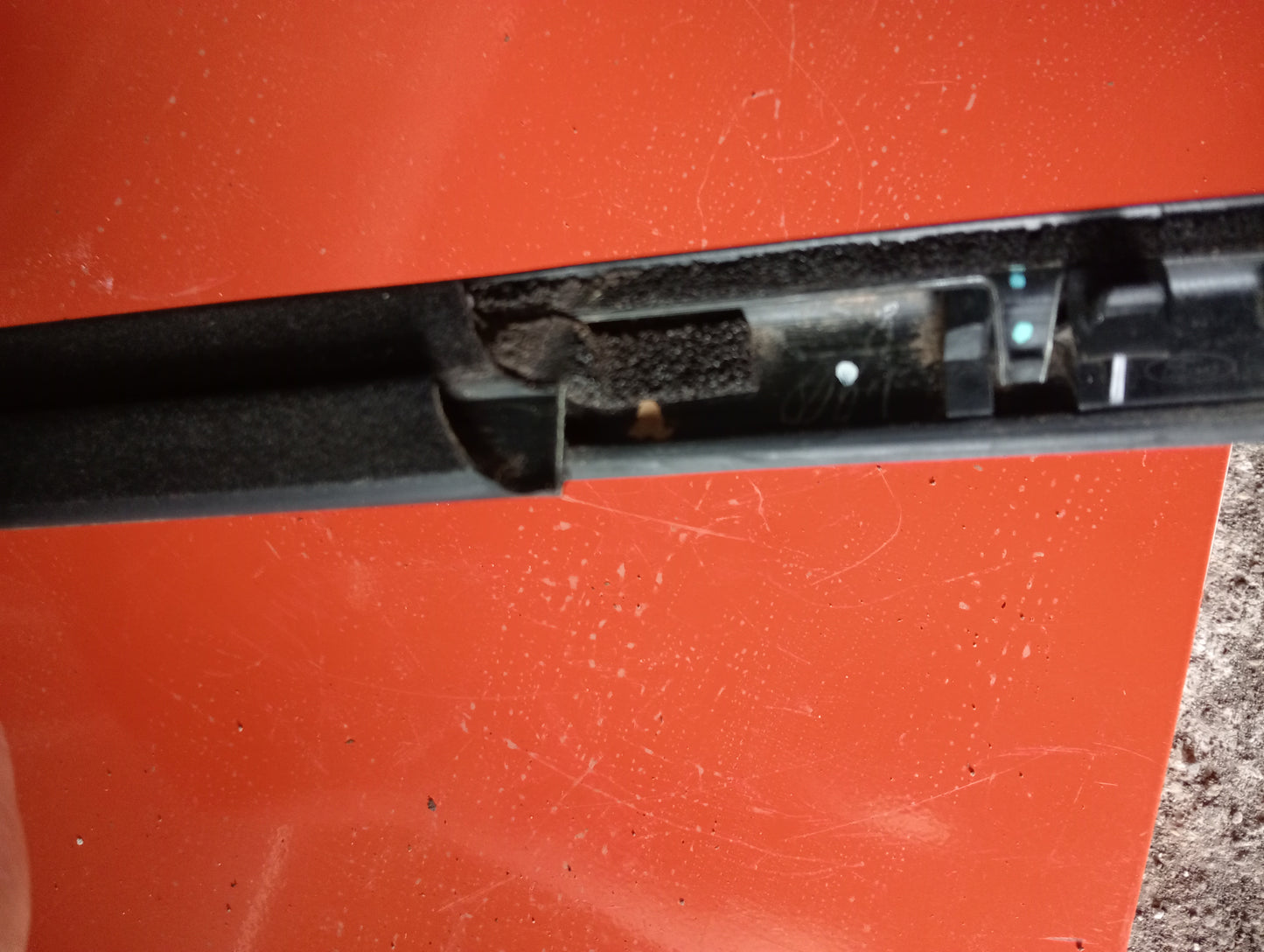 Ford Everest | 2018 | Weather Strip Front Driver Side