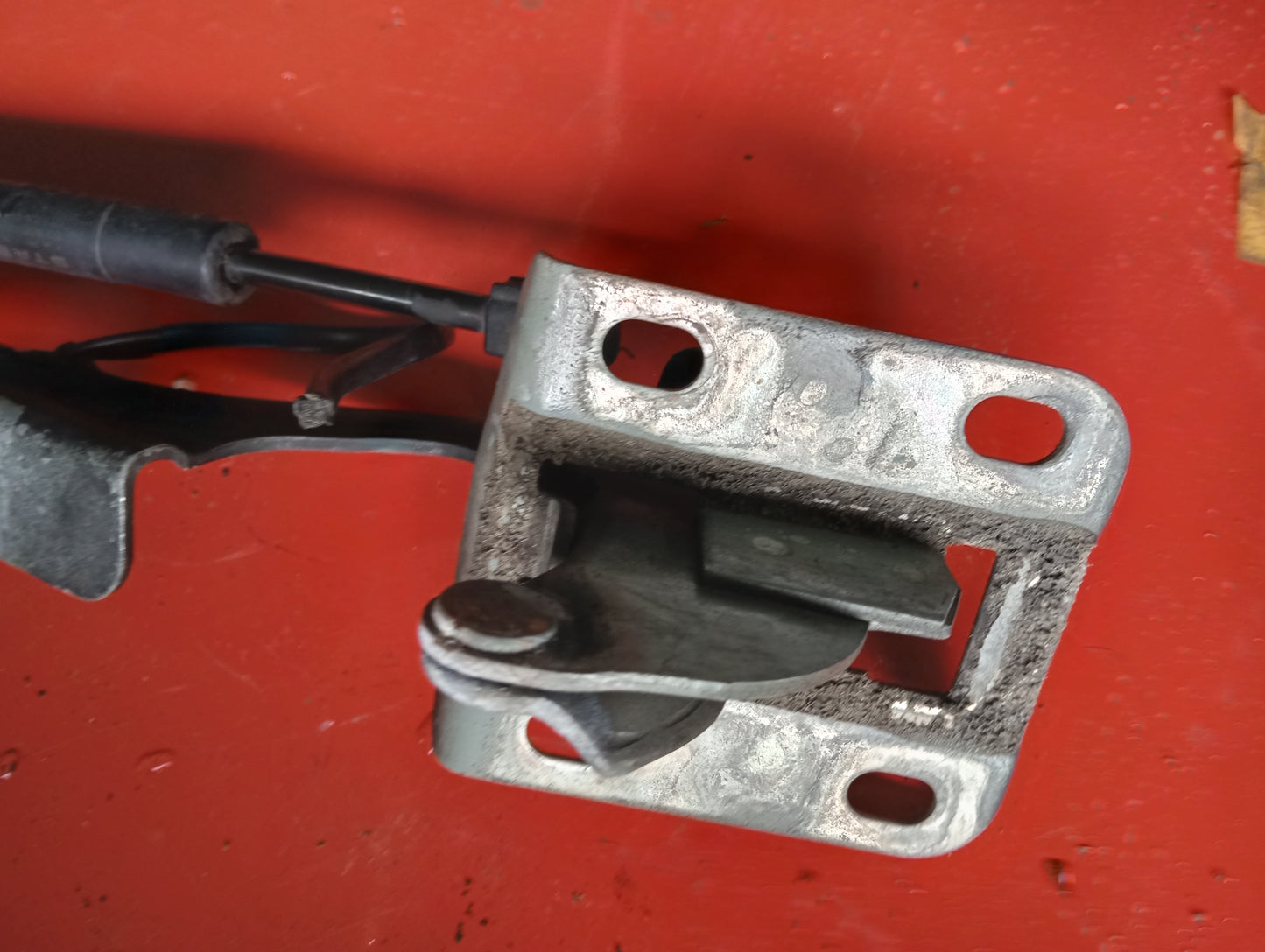 Ford Explorer | Sport Trac | Hood Hydraulic