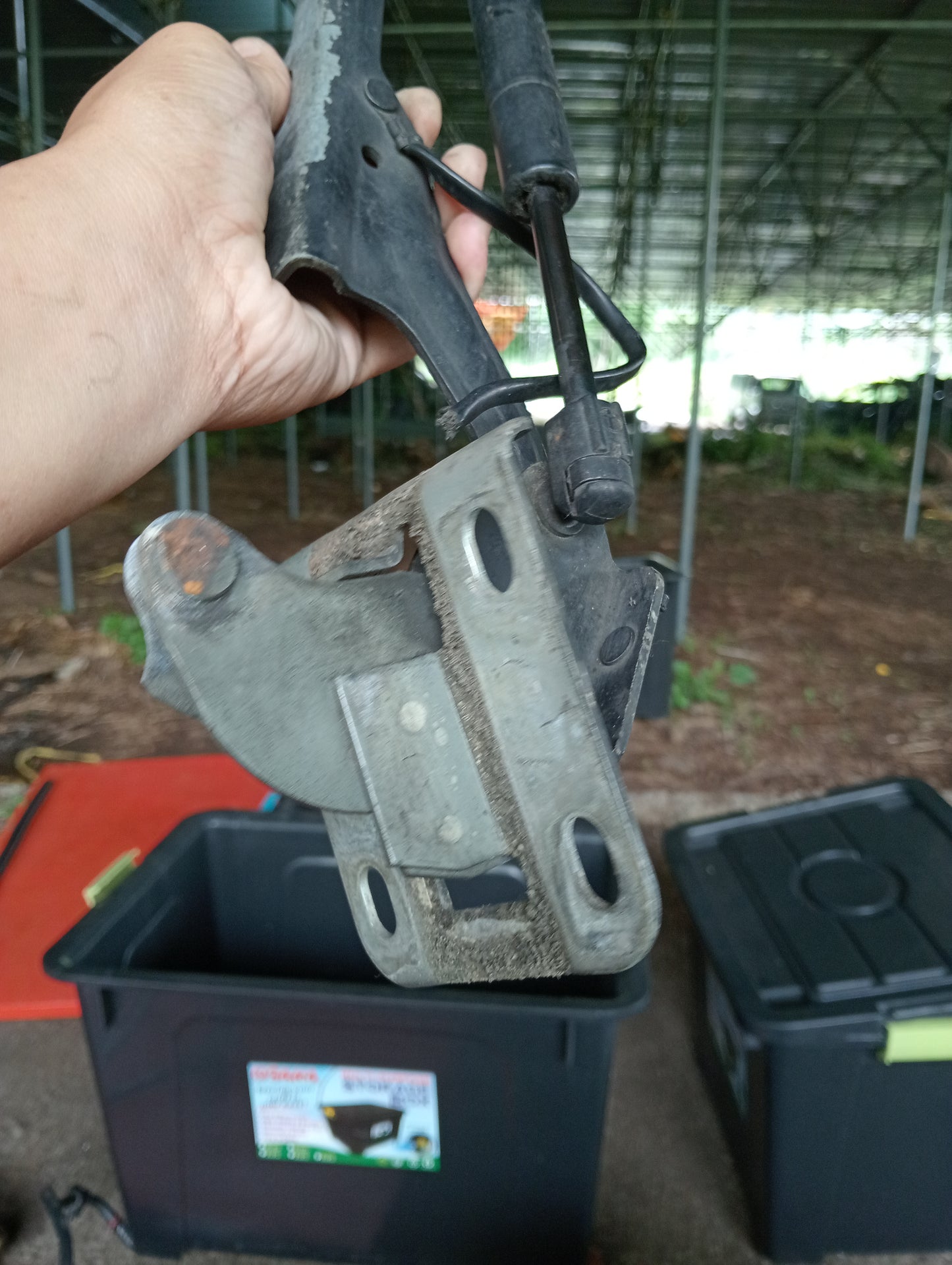 Ford Explorer | Sport Trac | Hood Hydraulic