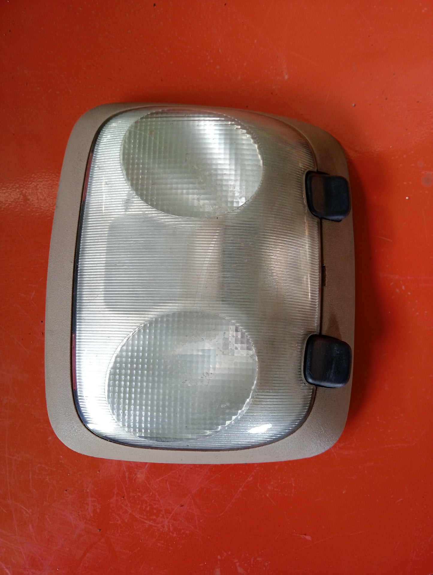 Ford Explorer | Eddie Bauer | Dome Light