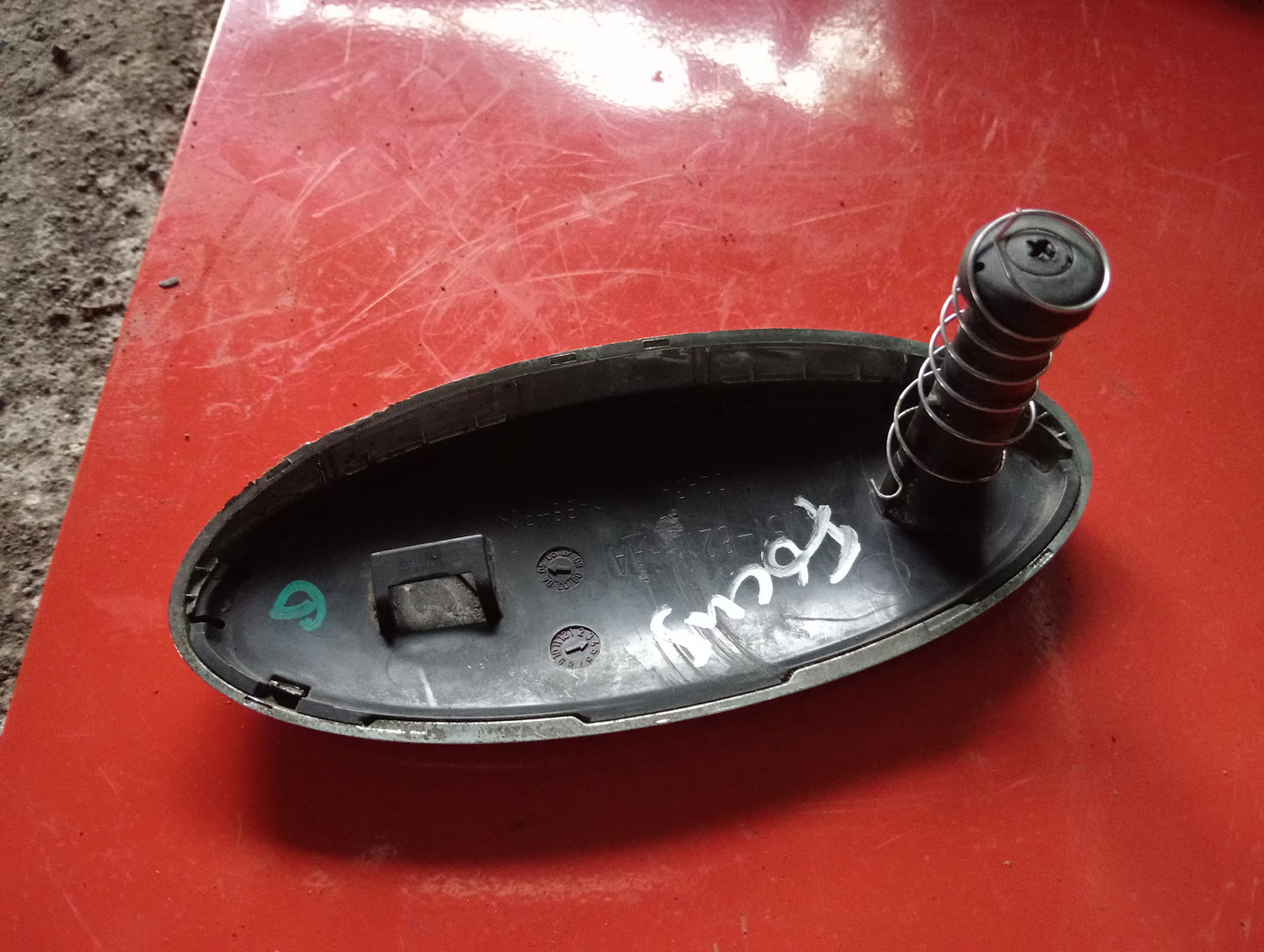 Ford Focus | Front Emblem