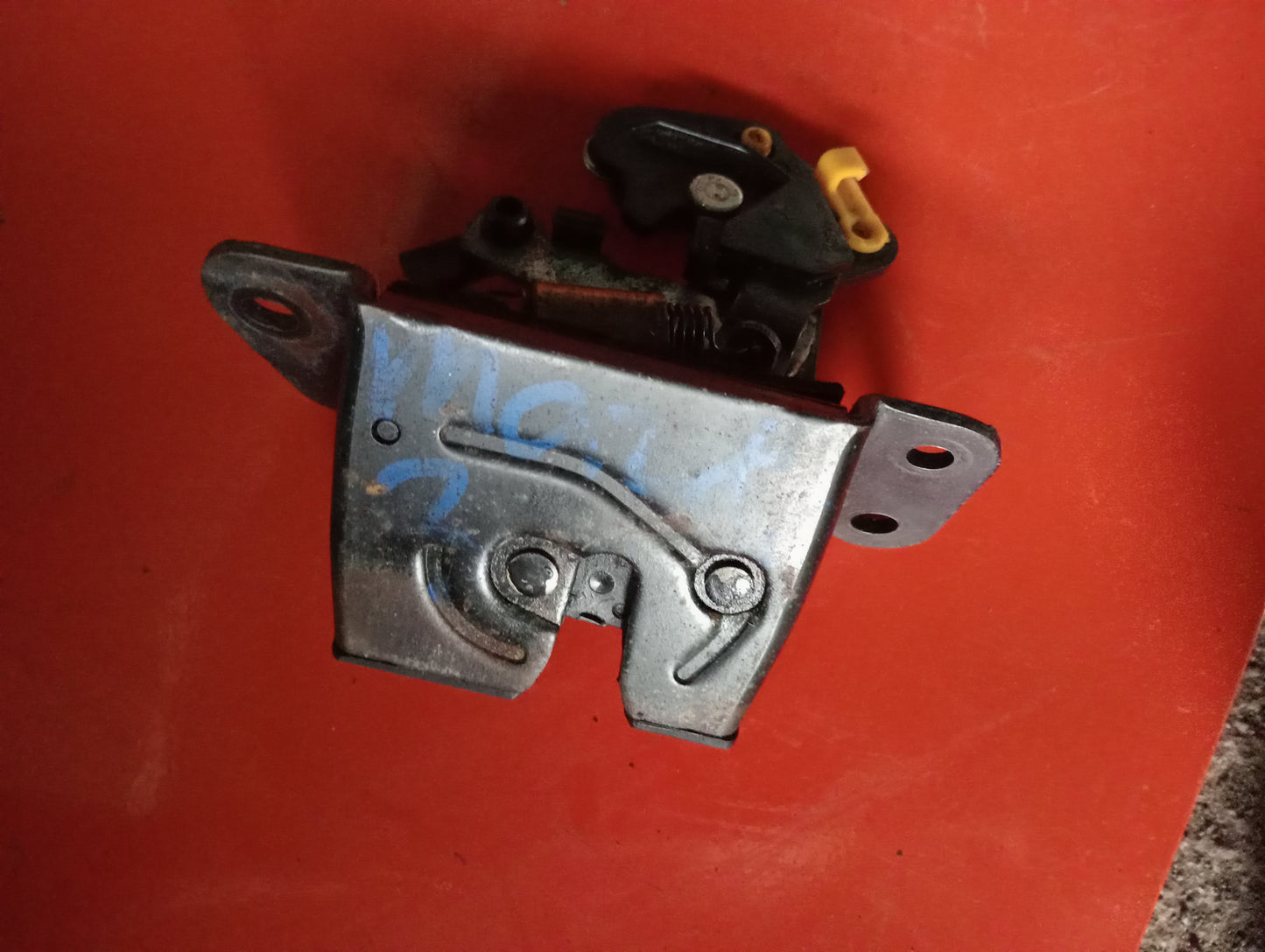 Mazda 3 | Hood Lock Actuator