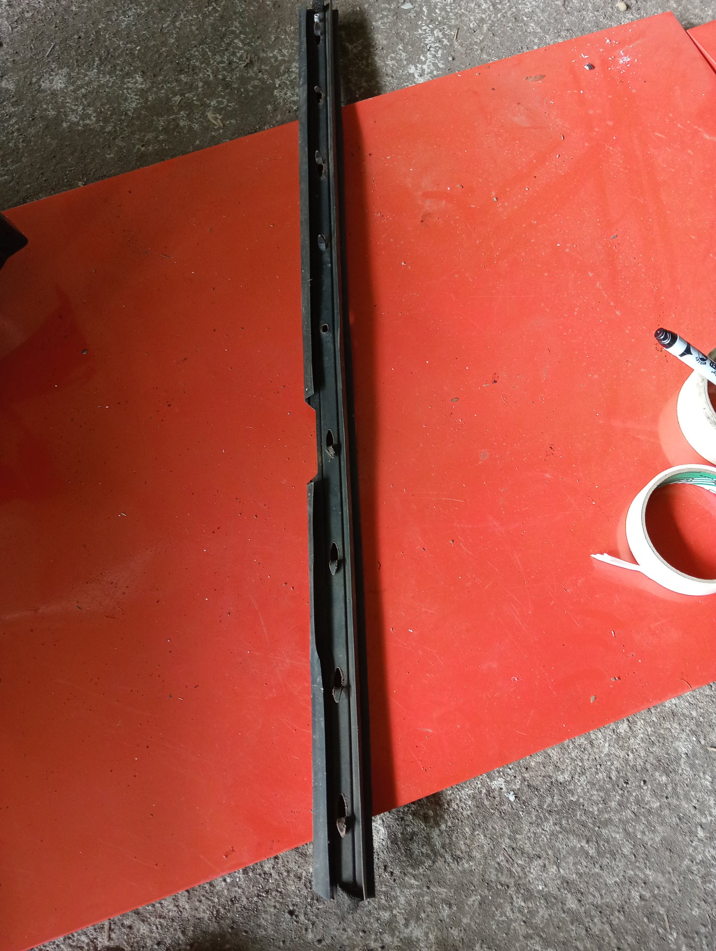 Ford Escape | Roof Moulding