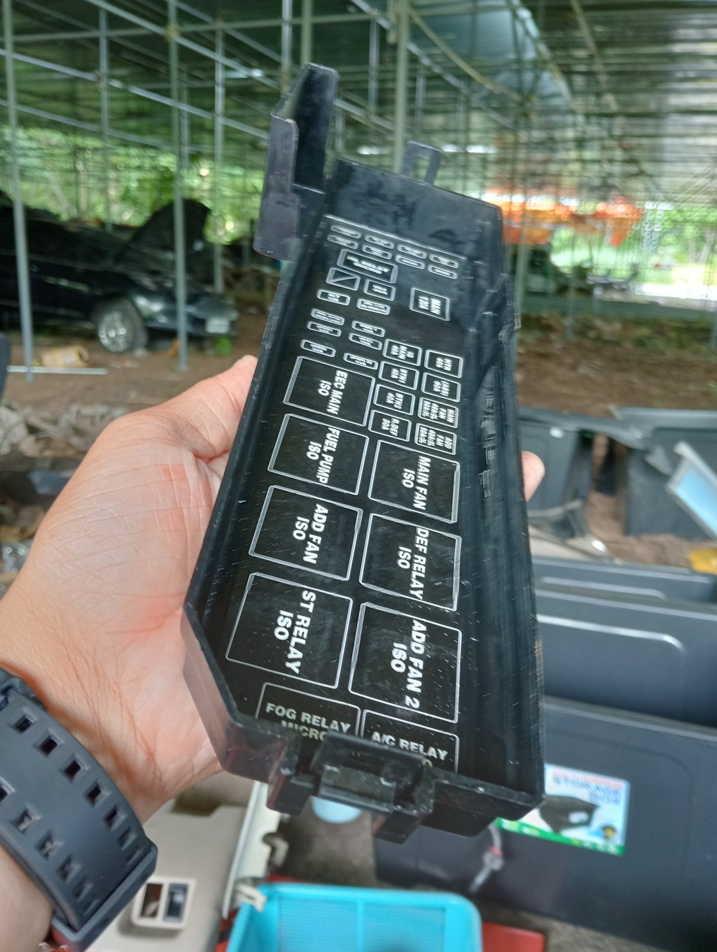 Ford Escape | 2.3 | Fuse Box Cover