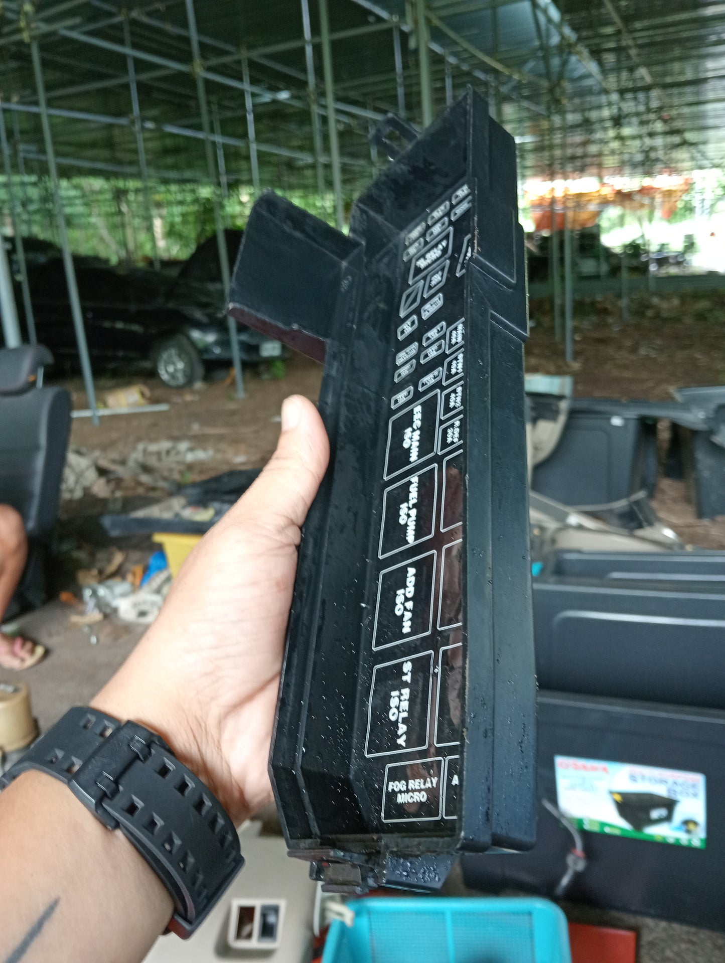 Ford Escape | 2.3 | Fuse Box Cover