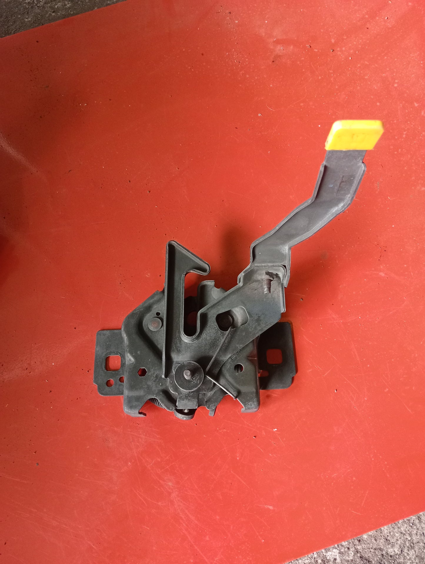 Ford Escape | 2.3 | Hood Lock Actuator