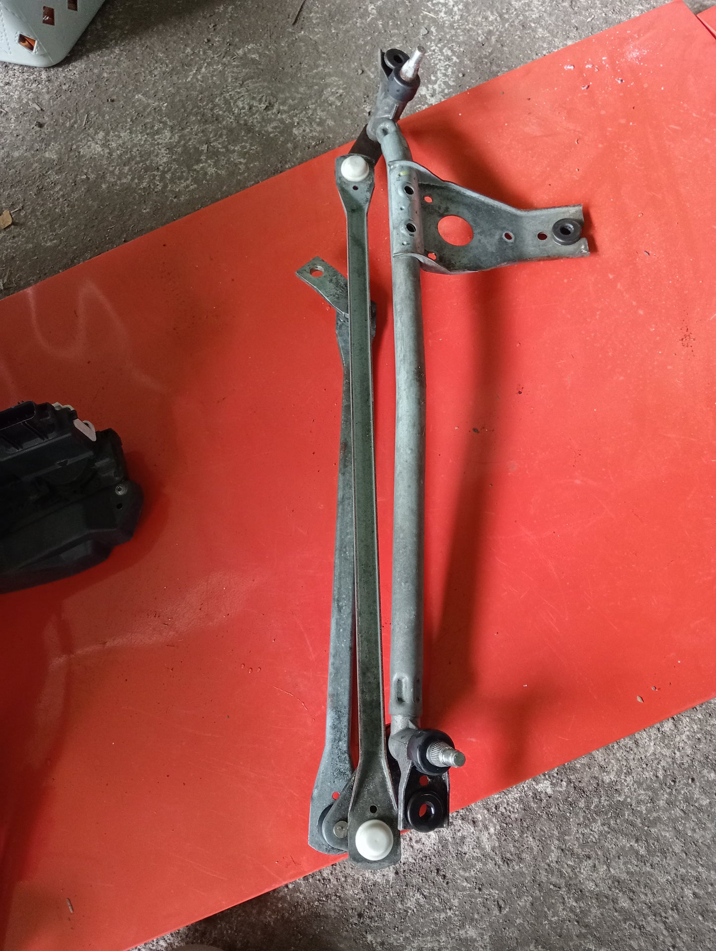 Ford Escape | 2.3 | Wiper Linkage