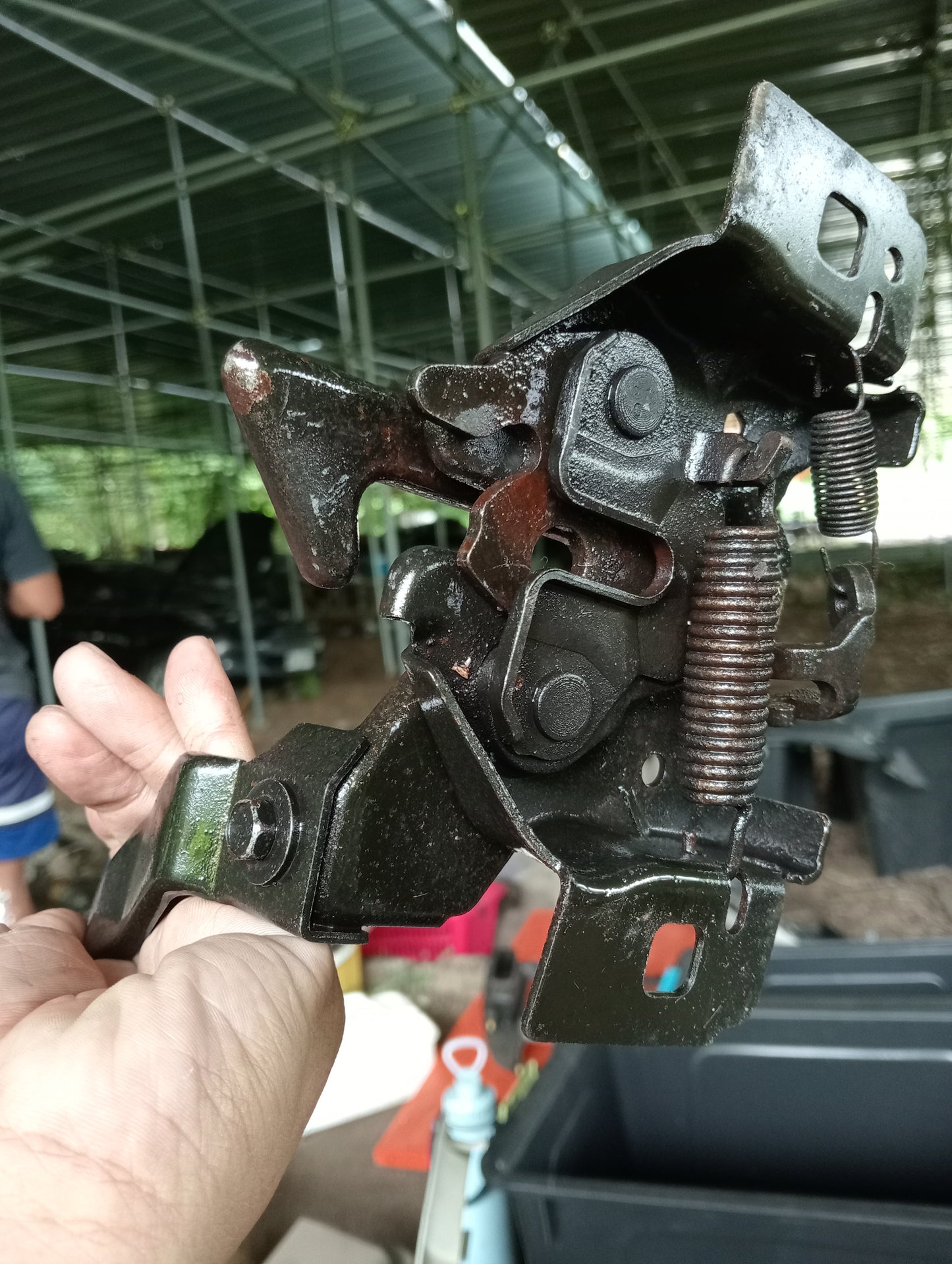 Ford Escape | 2.3 | Hood Lock Actuator