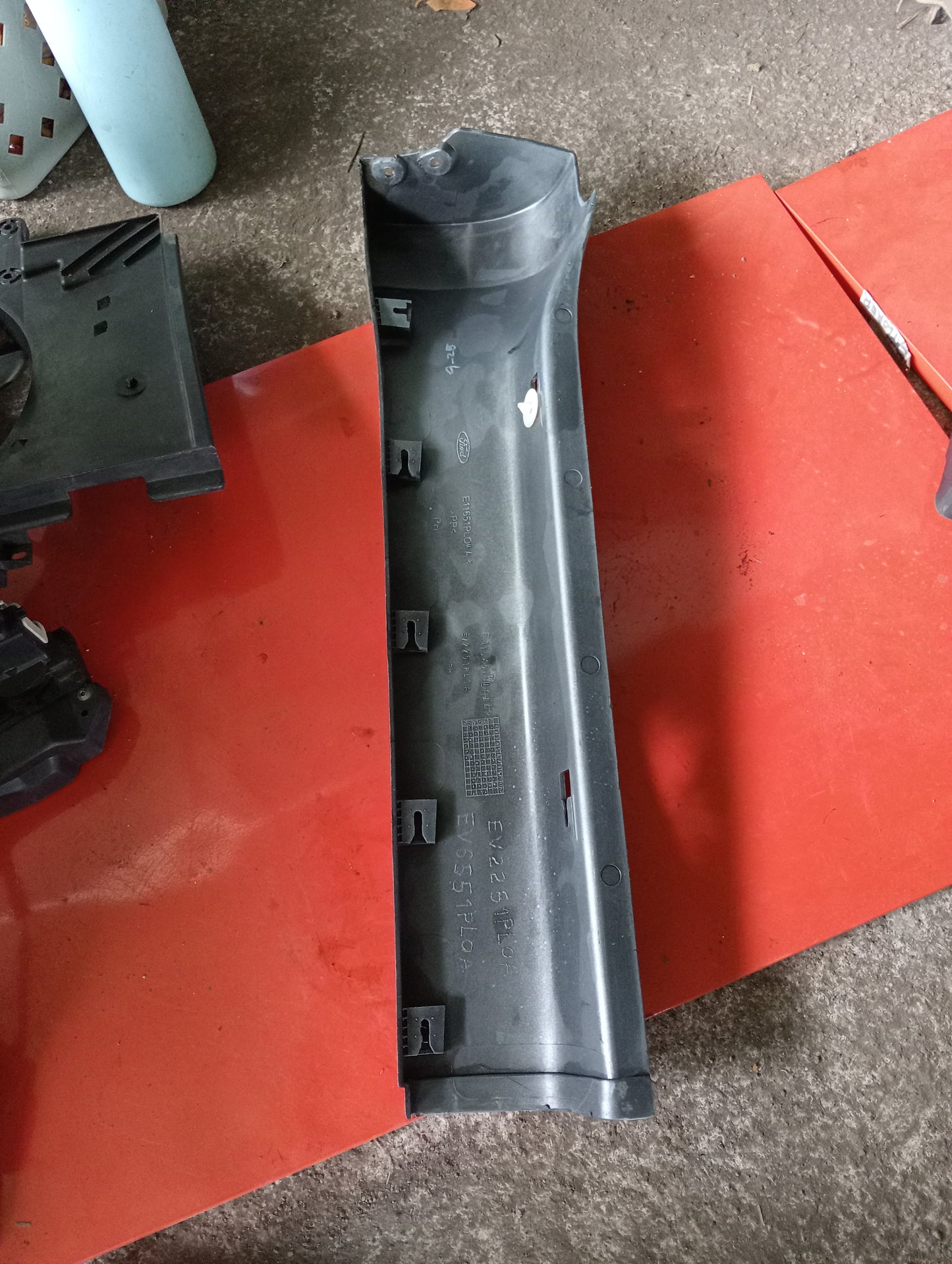 Ford Escape | 2.3 | Side Skirt | RH