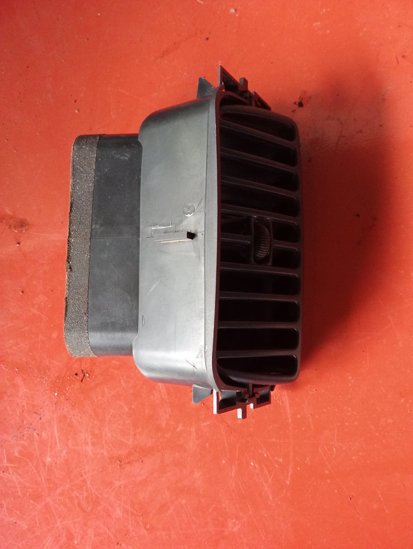 Ford Escape | 2.3 | AC Vent Center Frame Passenger Side