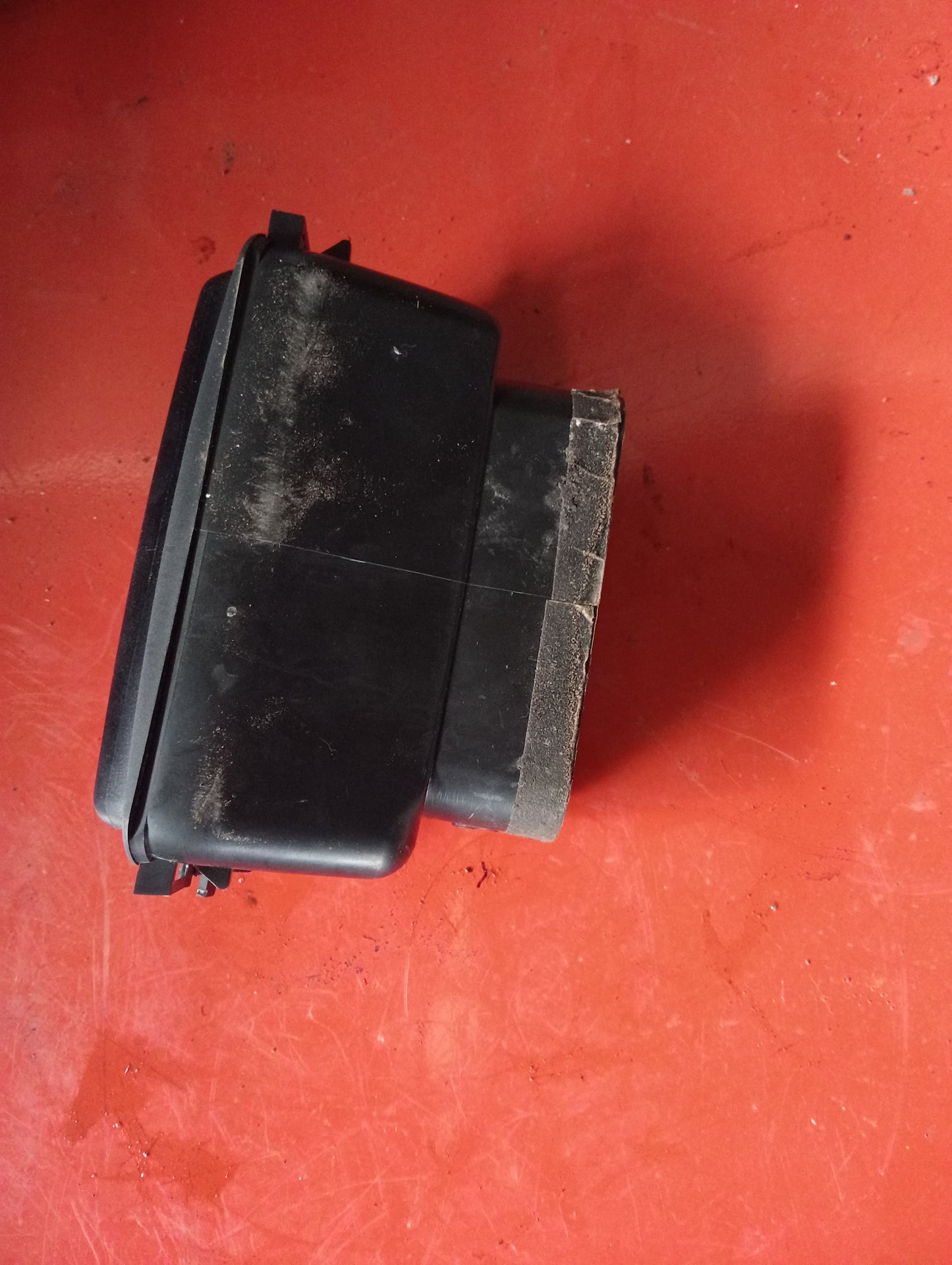 Ford Escape | 2.3 | AC Vent Center Frame Passenger Side