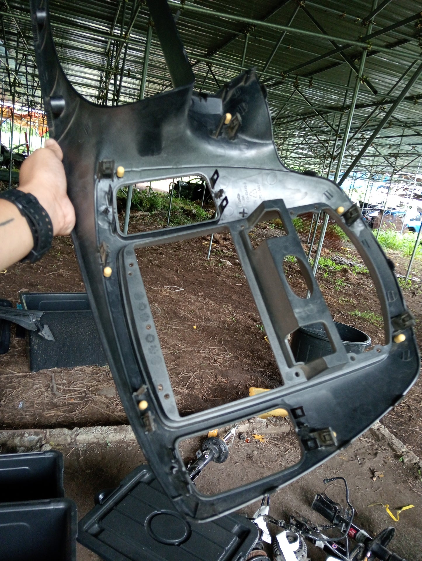 Ford Escape | 2.3 | Dashboard Center Frame Cover