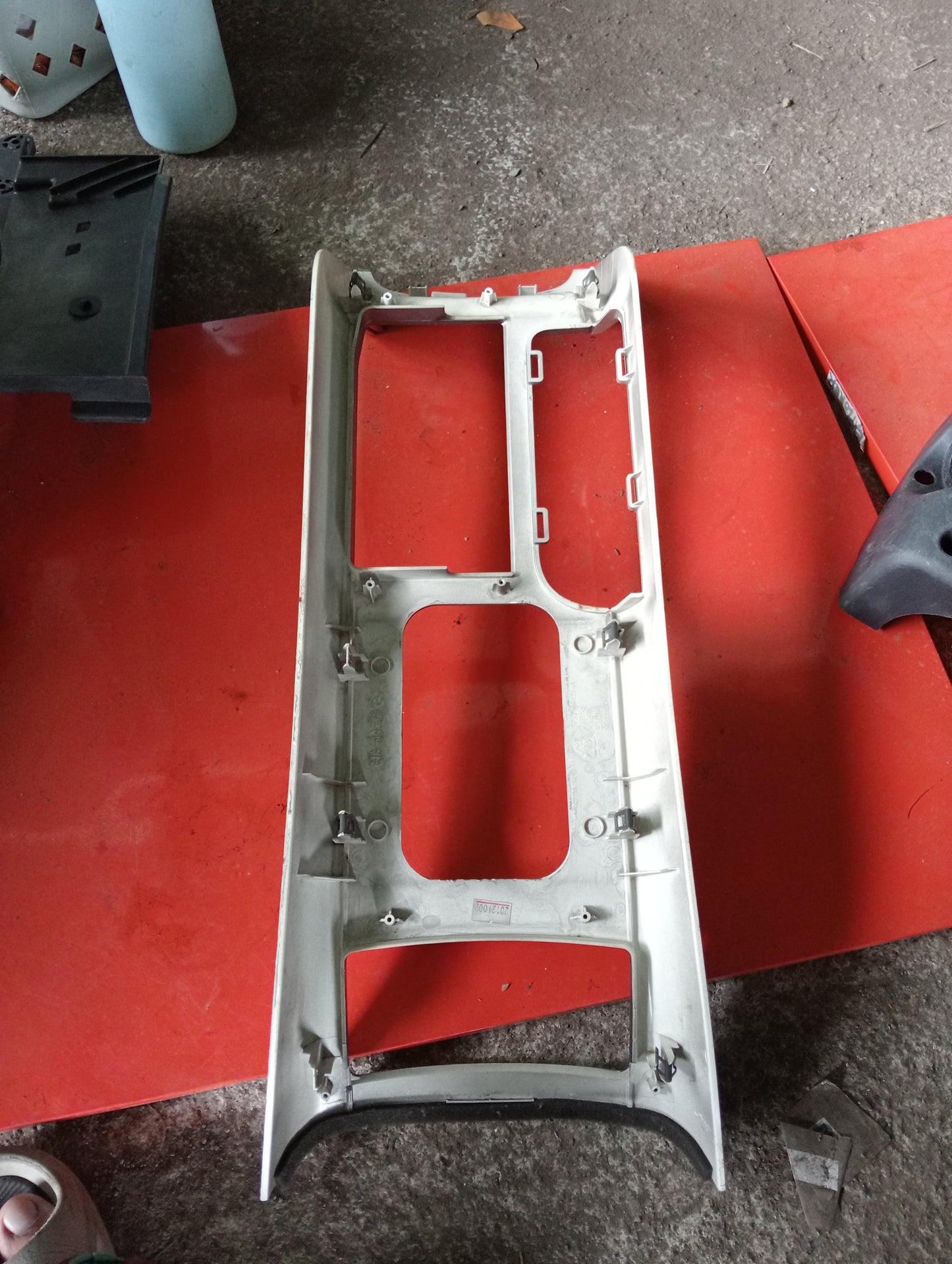 Ford Escape | 2.3 | Top Center Console
