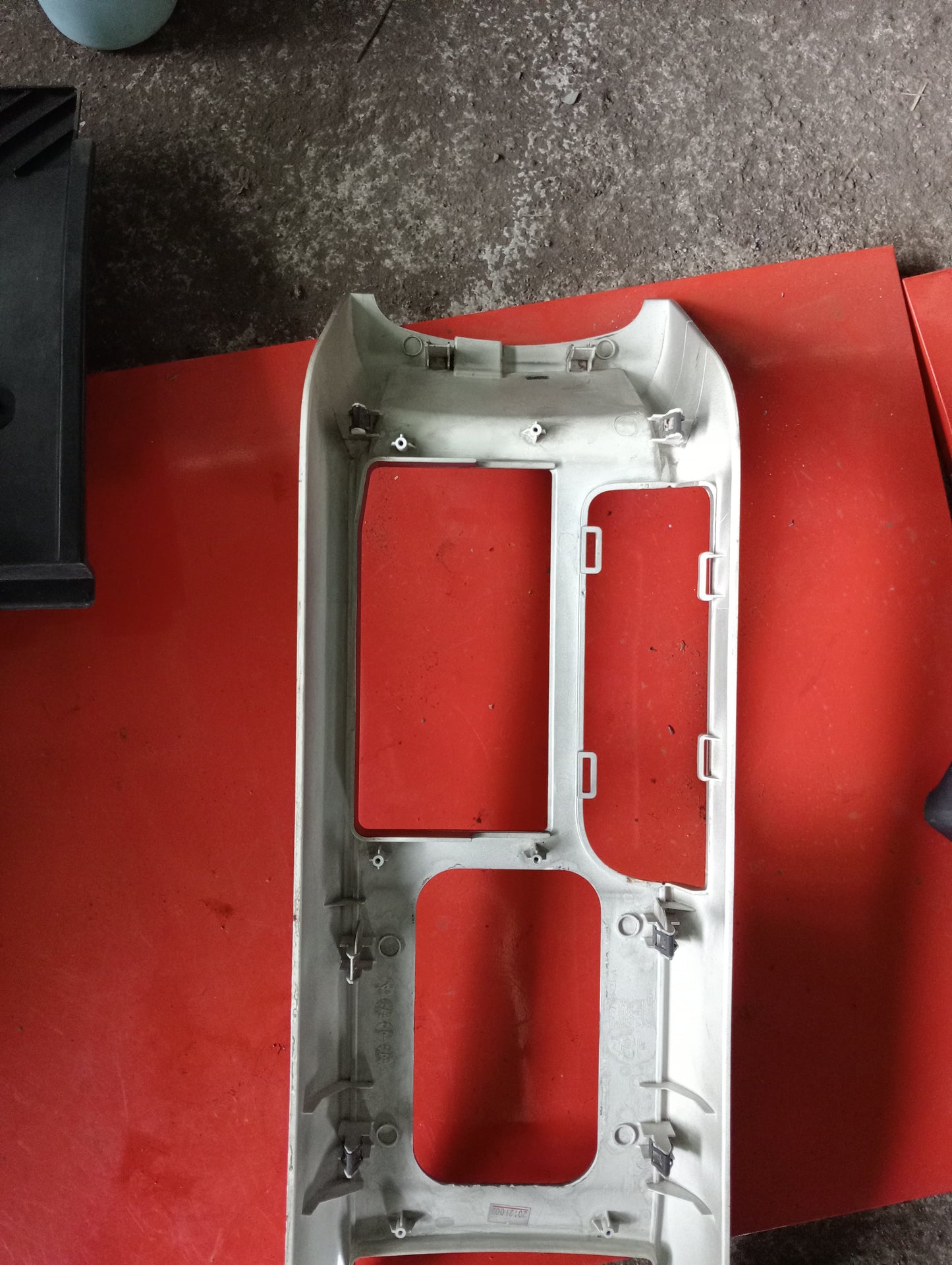 Ford Escape | 2.3 | Top Center Console