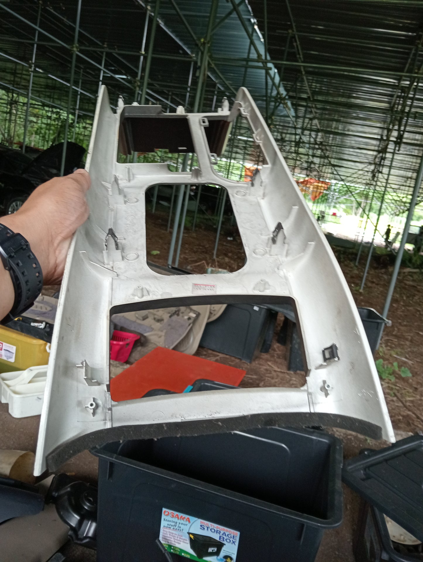 Ford Escape | 2.3 | Top Center Console