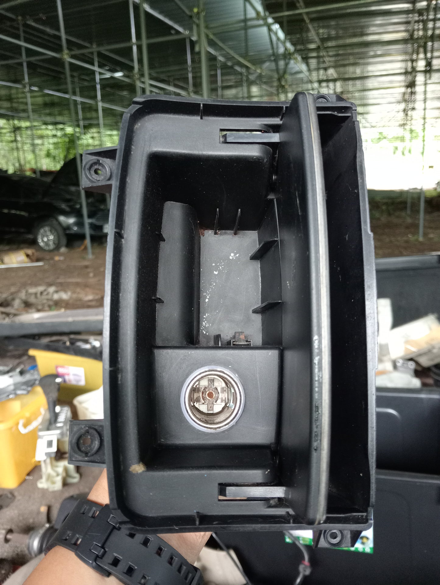 Ford Escape | 2.3 | Center Ash Tray